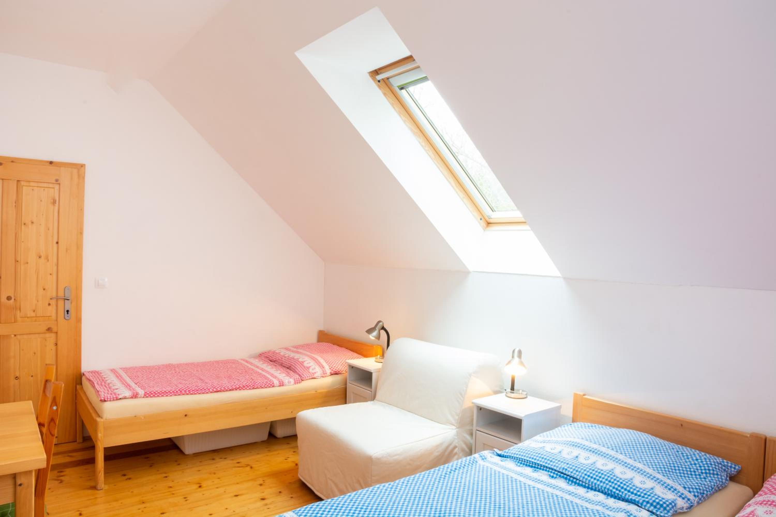 Triple Room with Bathroom - Photo 3