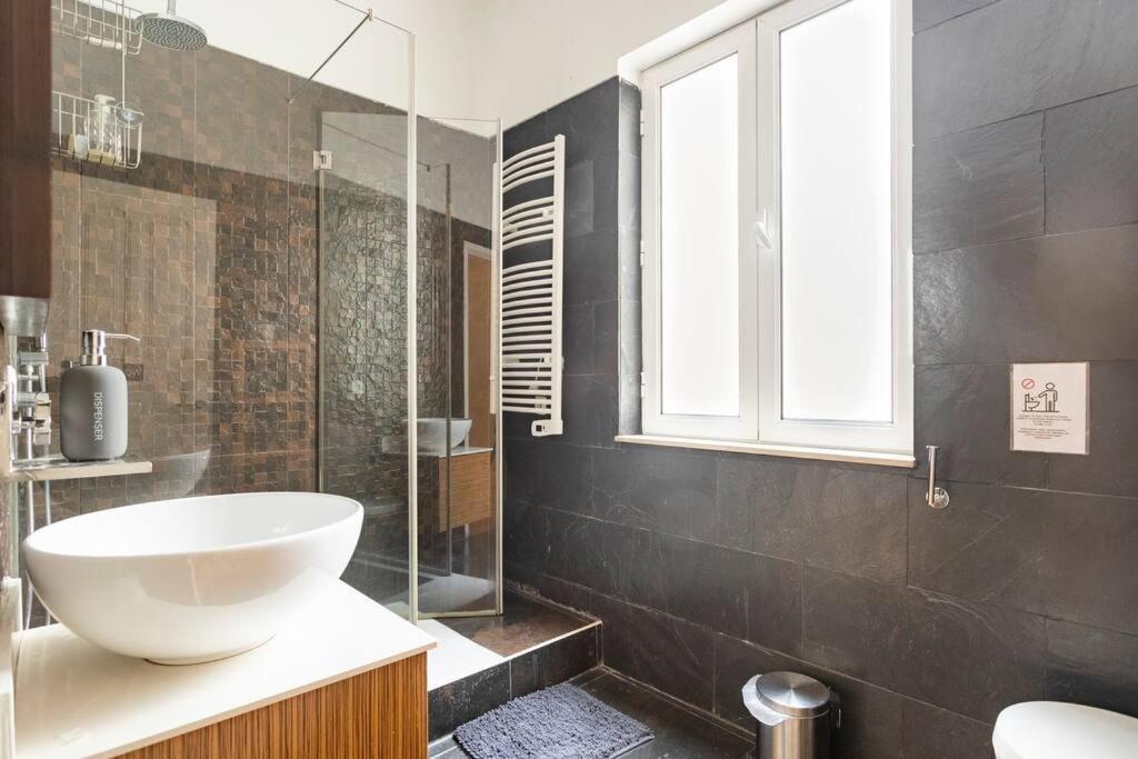 Standard Double Room with Shared Bathroom and Balcony photo 1