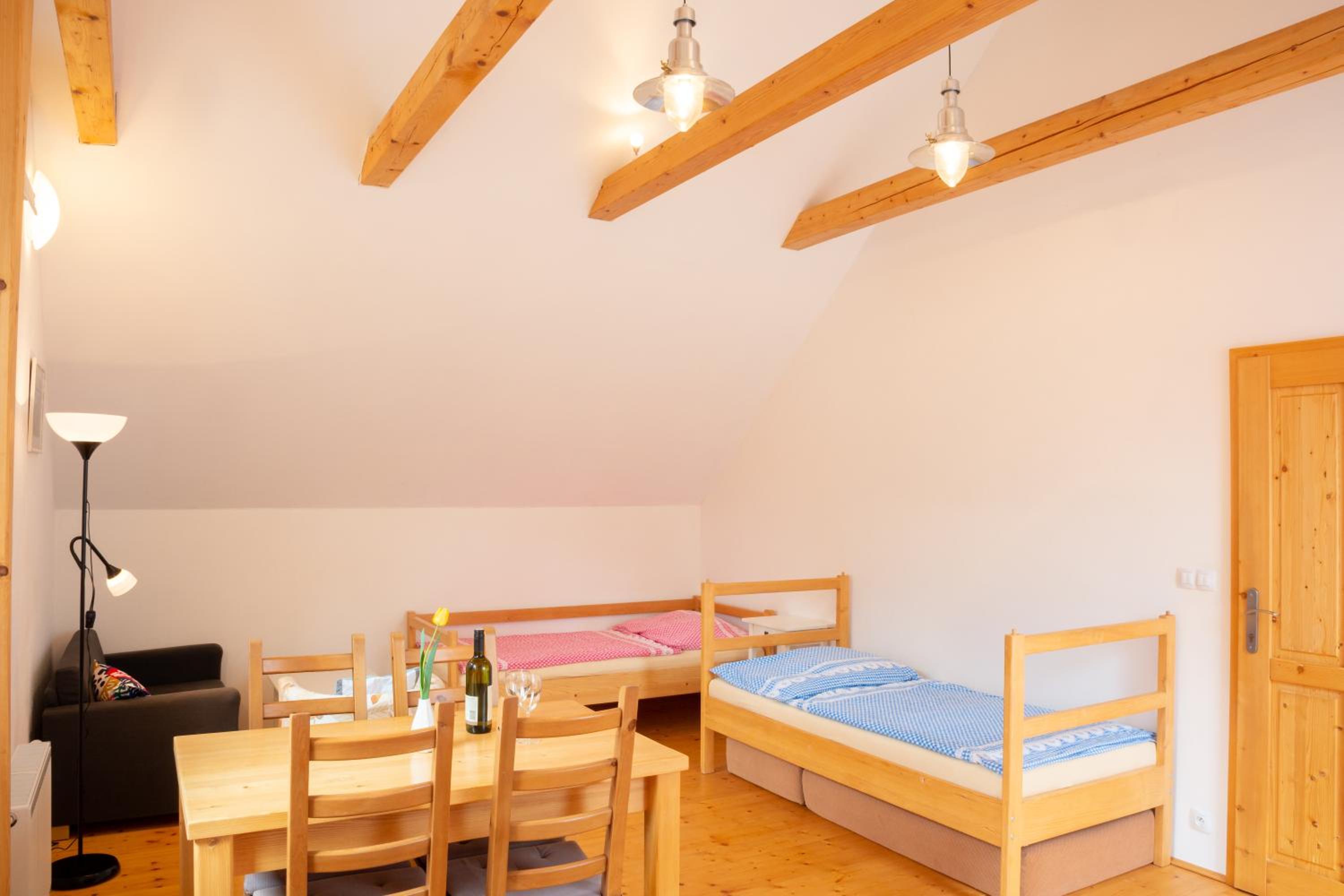 Large Quadruple Room with Private Bathroom - Photo 14