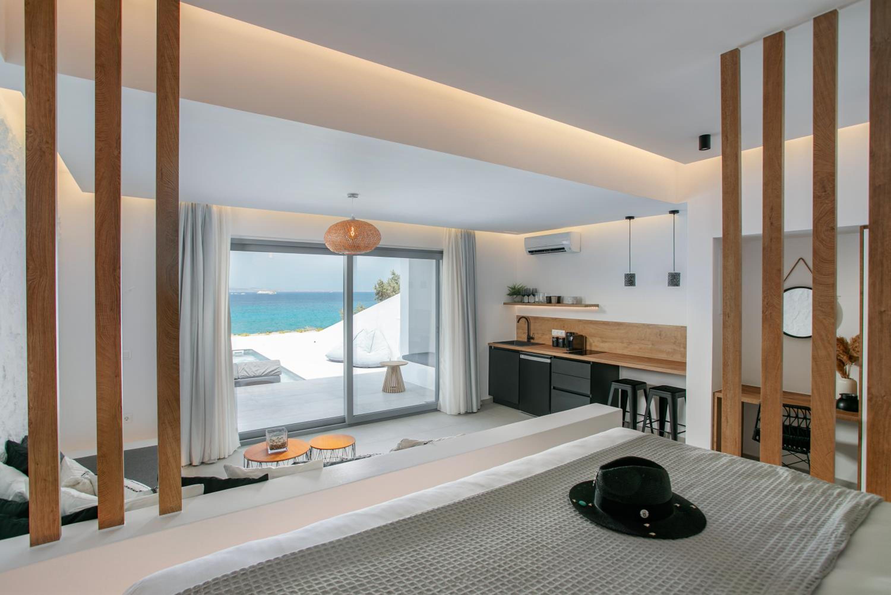 Superior Sea Front Suite with Private Pool