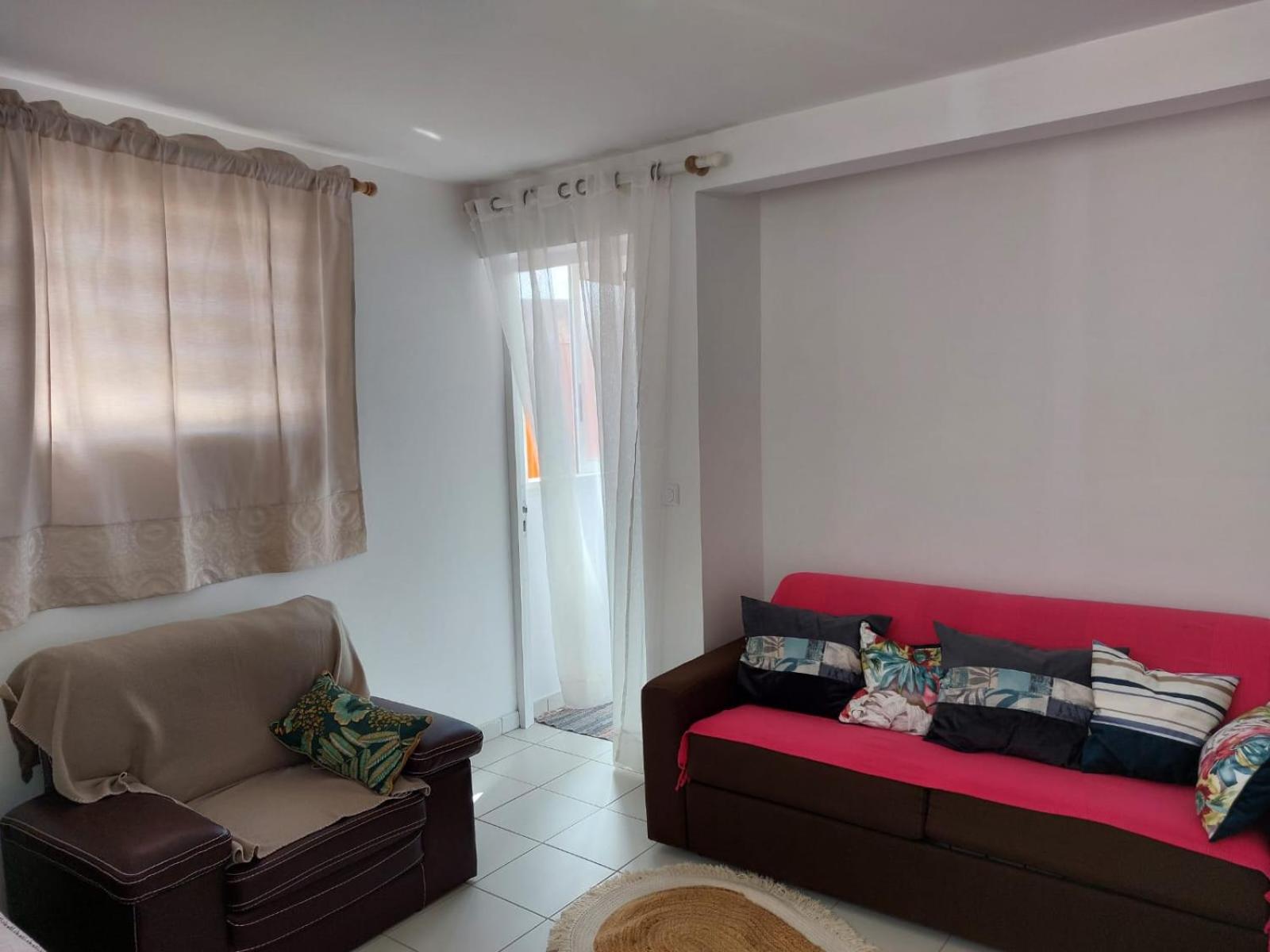 One-Bedroom Apartment photo 2