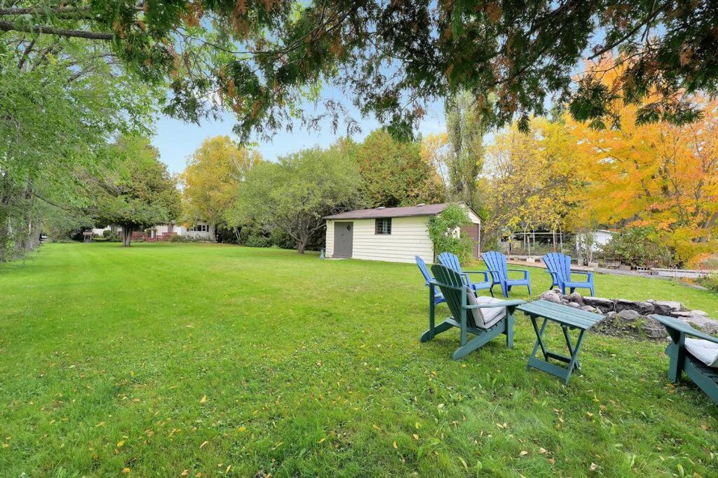 Three-Bedroom House photo 2