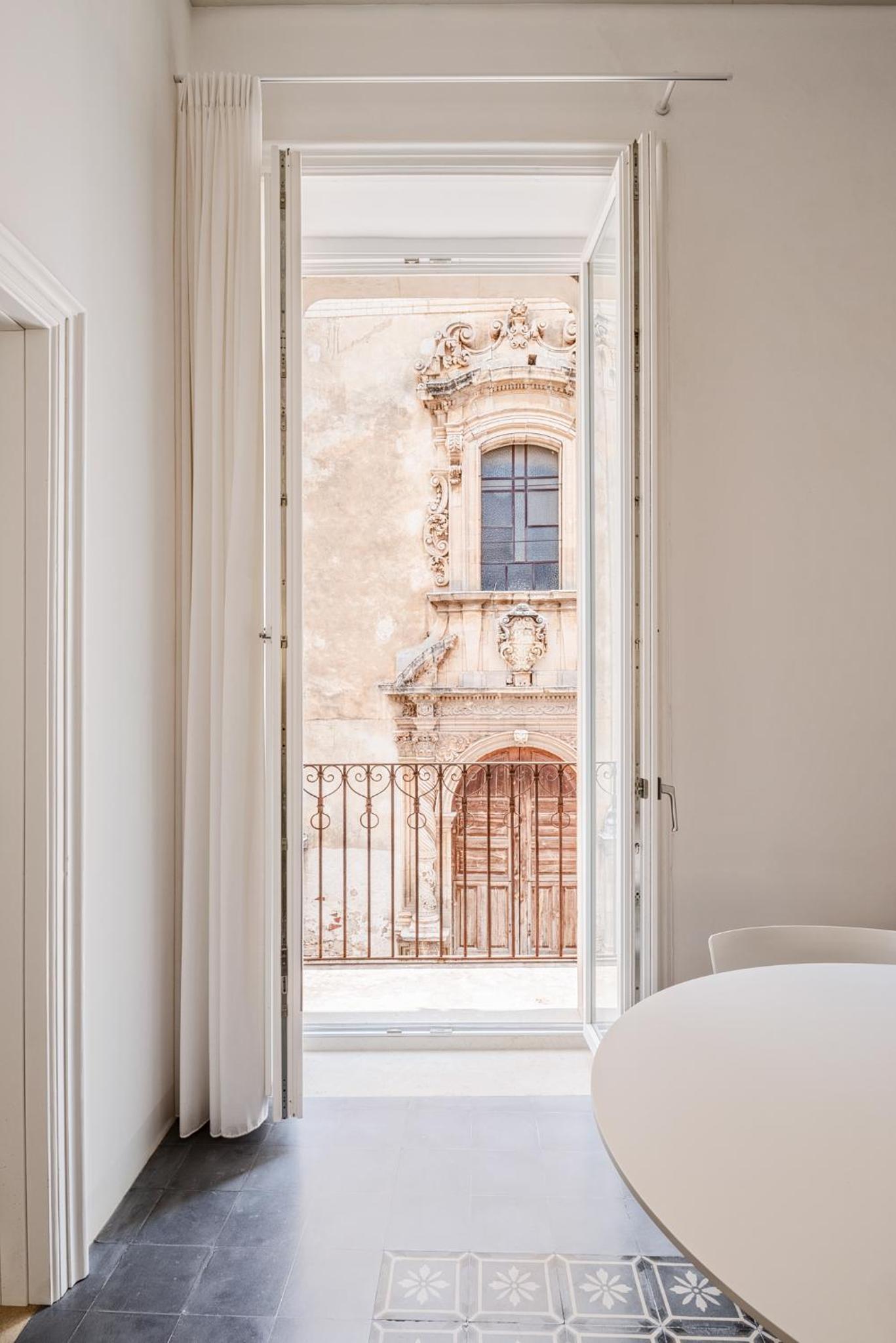 Suite with Balcony photo 2