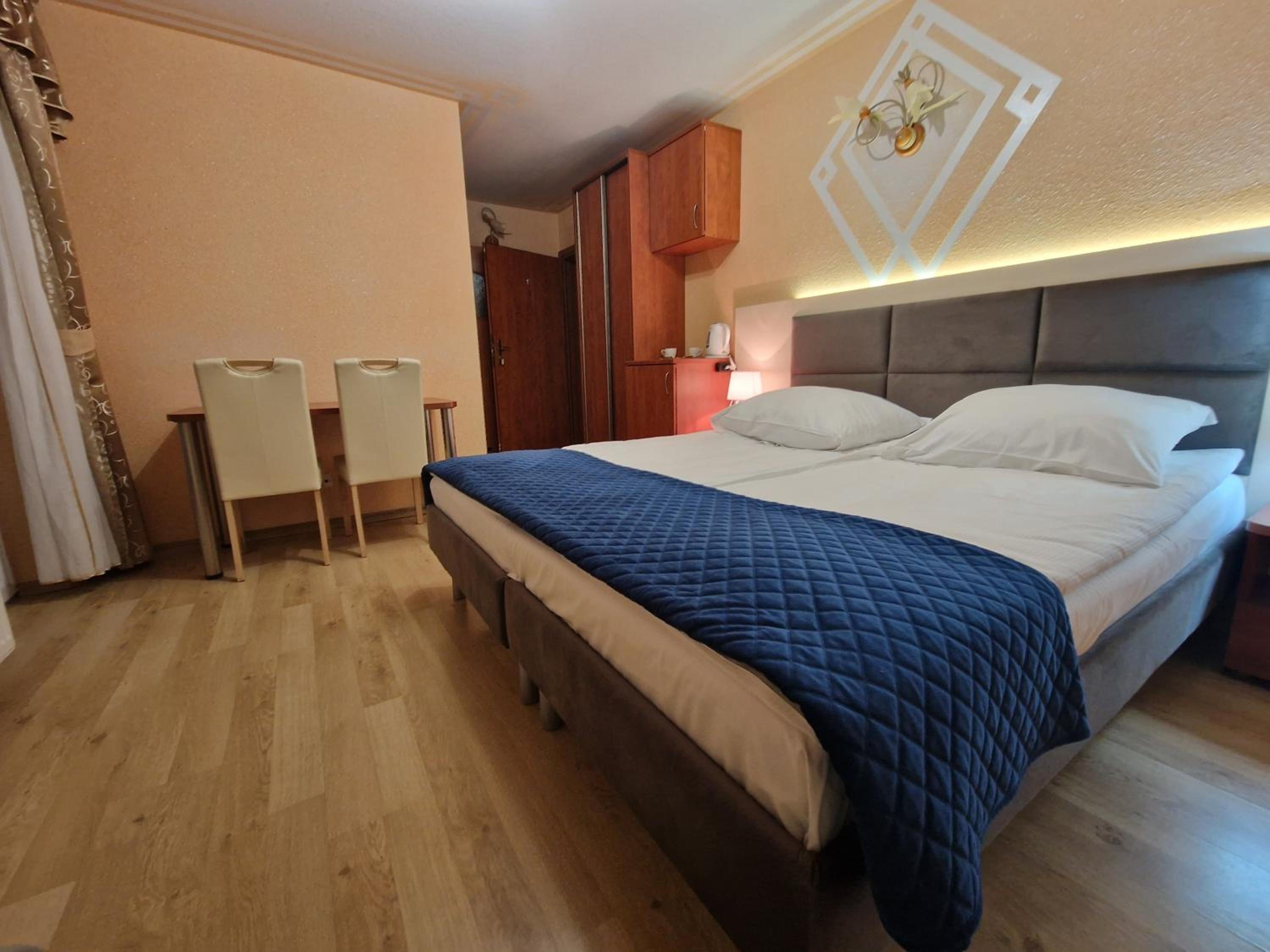 Double or Twin Room with Balcony photo 1