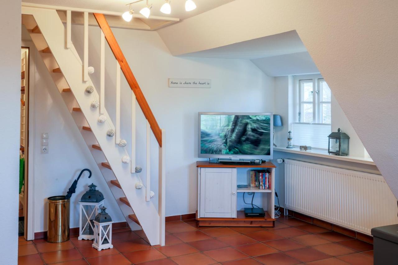 Apartment with Terrace photo 2