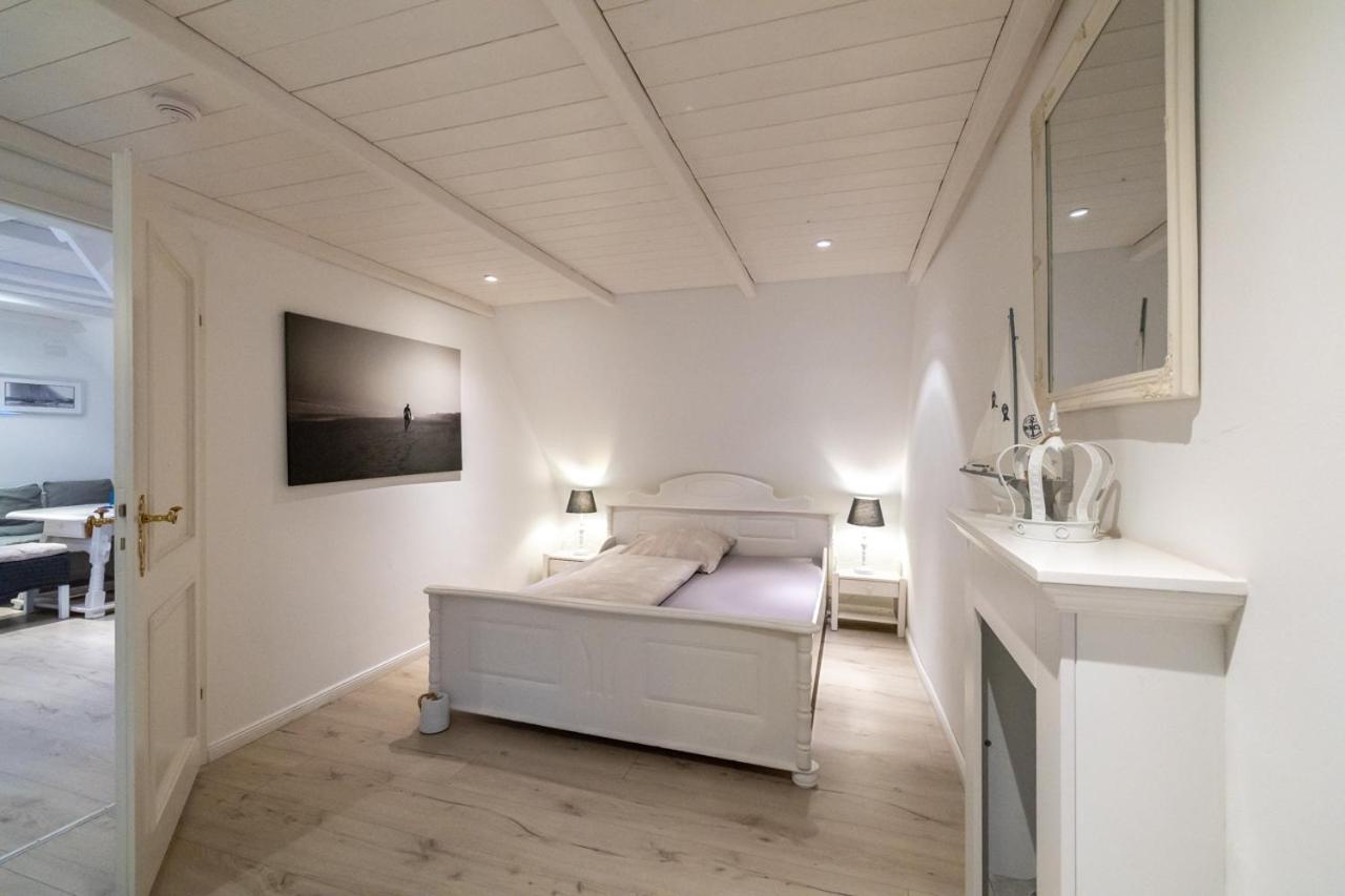 Apartment with Terrace photo 3