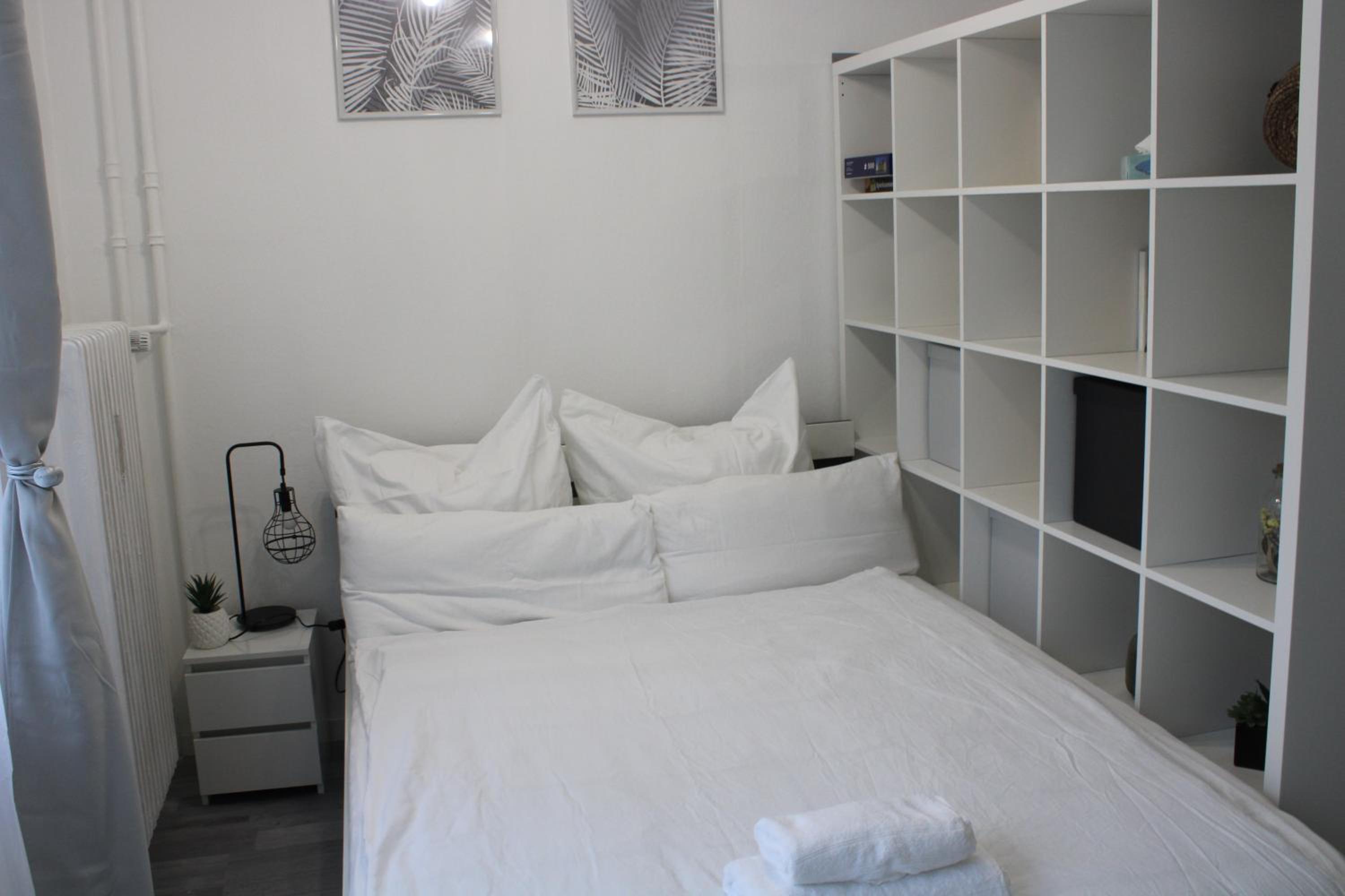 One-Bedroom Apartment photo 2
