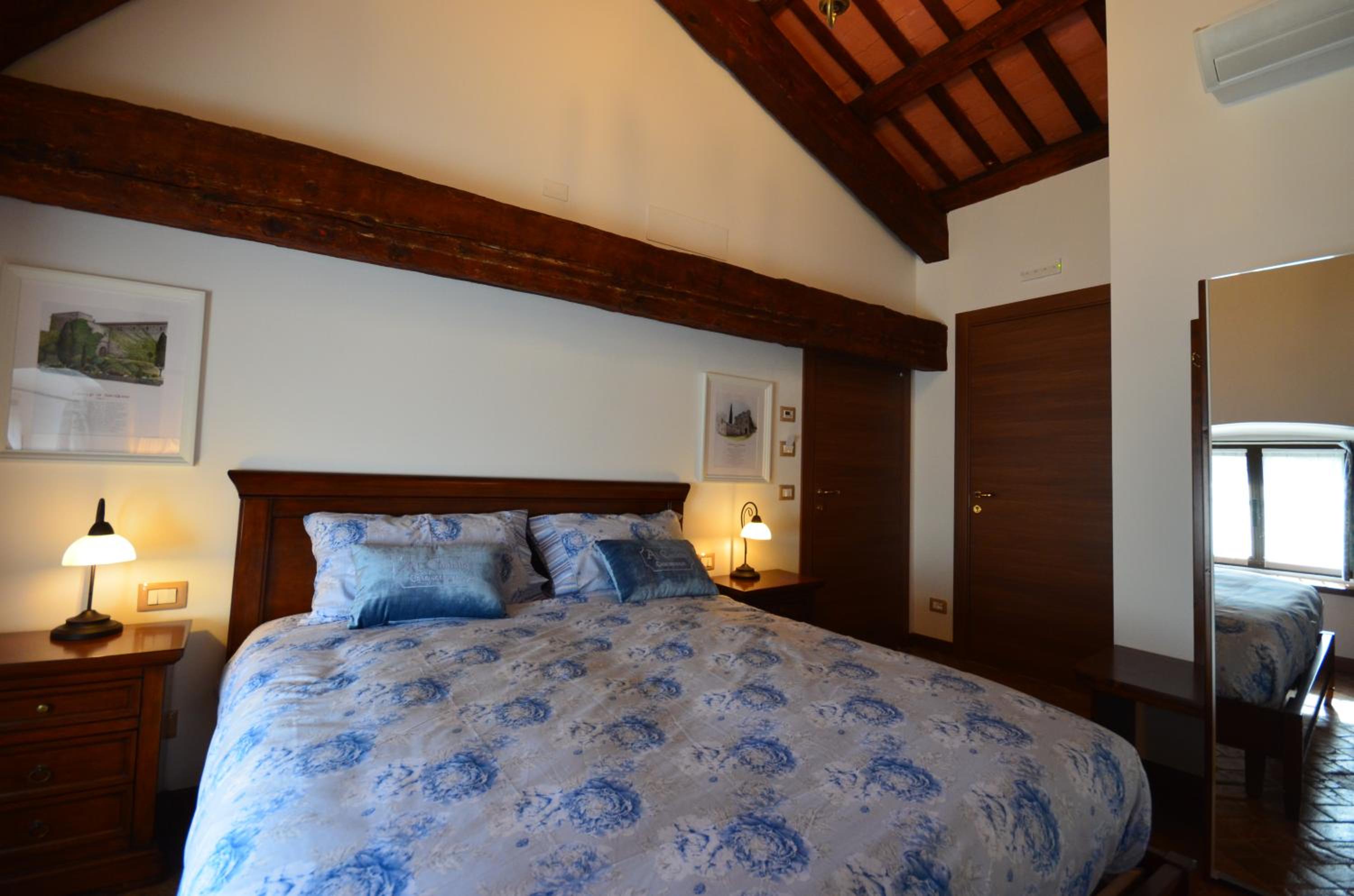 Double Room with Private Bathroom - Photo 8