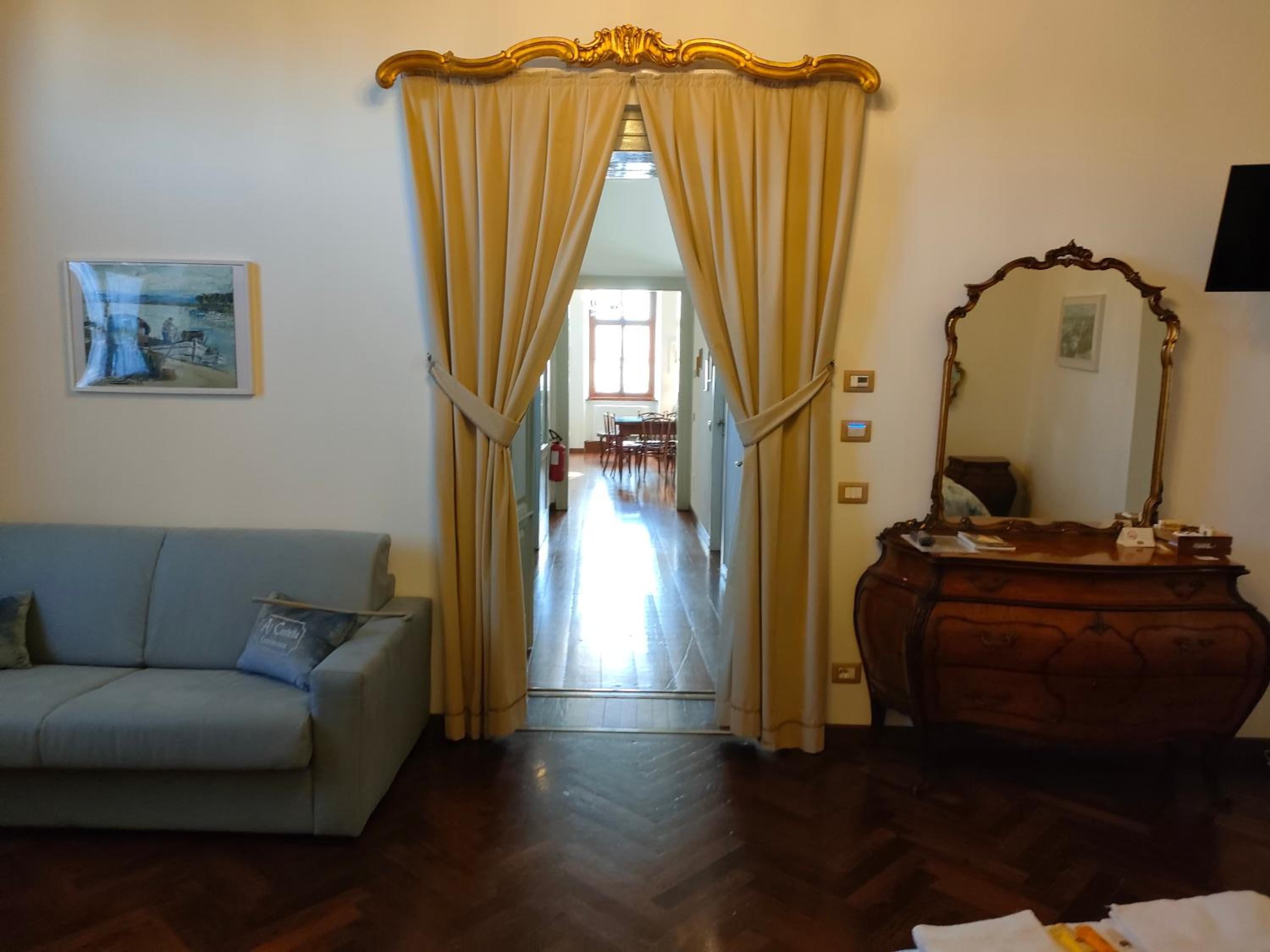 Superior Family Room - Photo 9