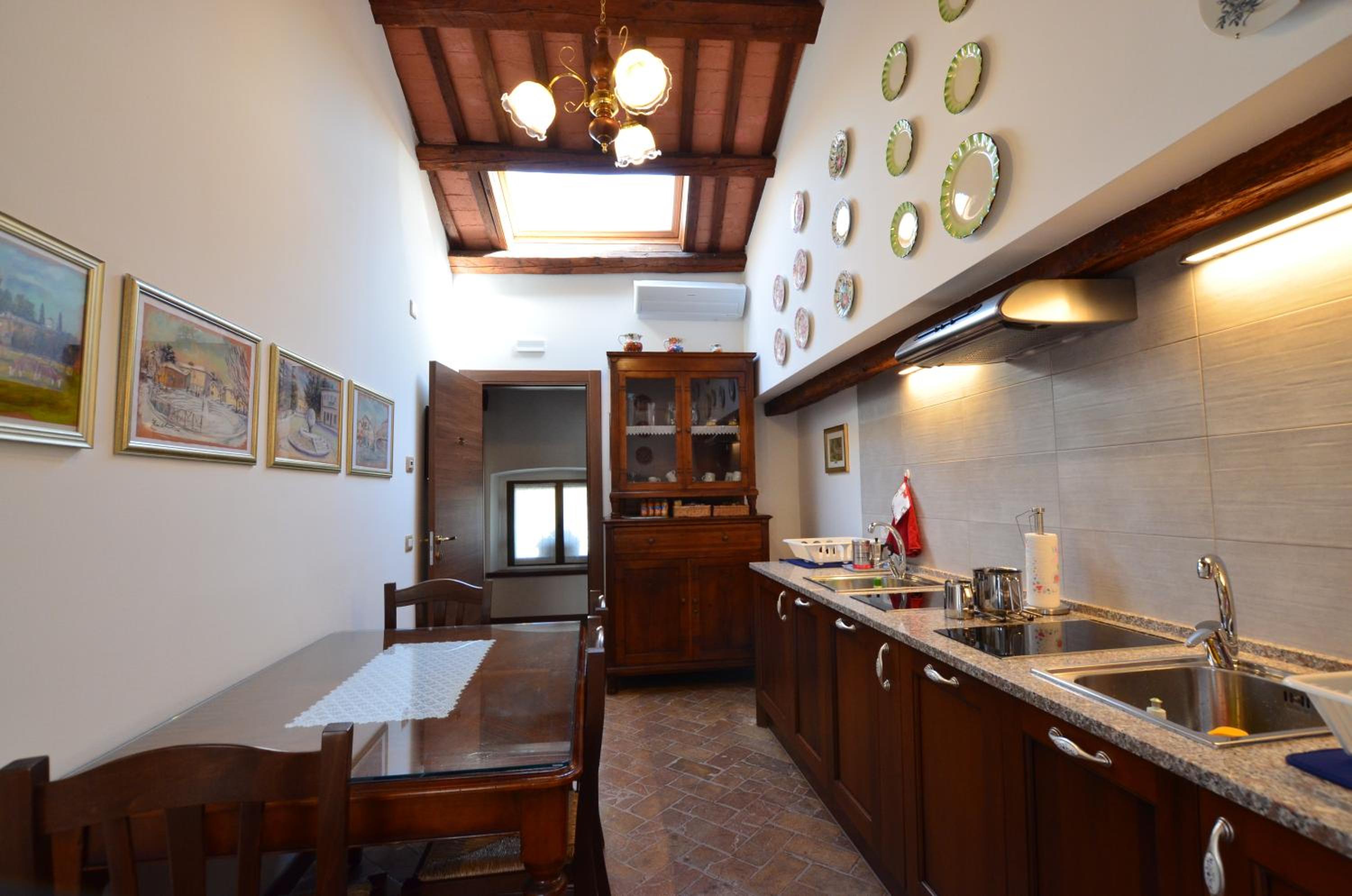 Double Room with Private Bathroom - Photo 14