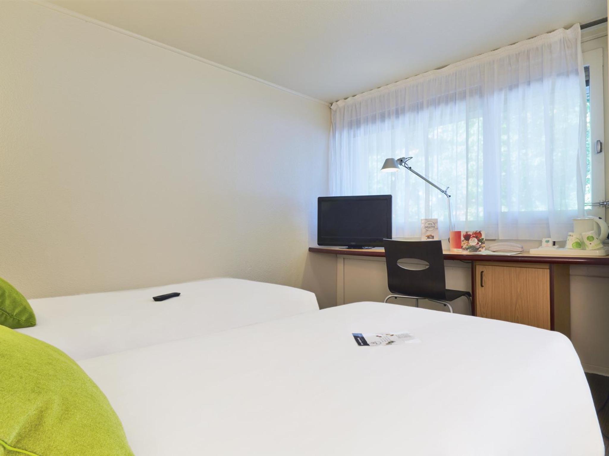 Twin Room - Photo 3