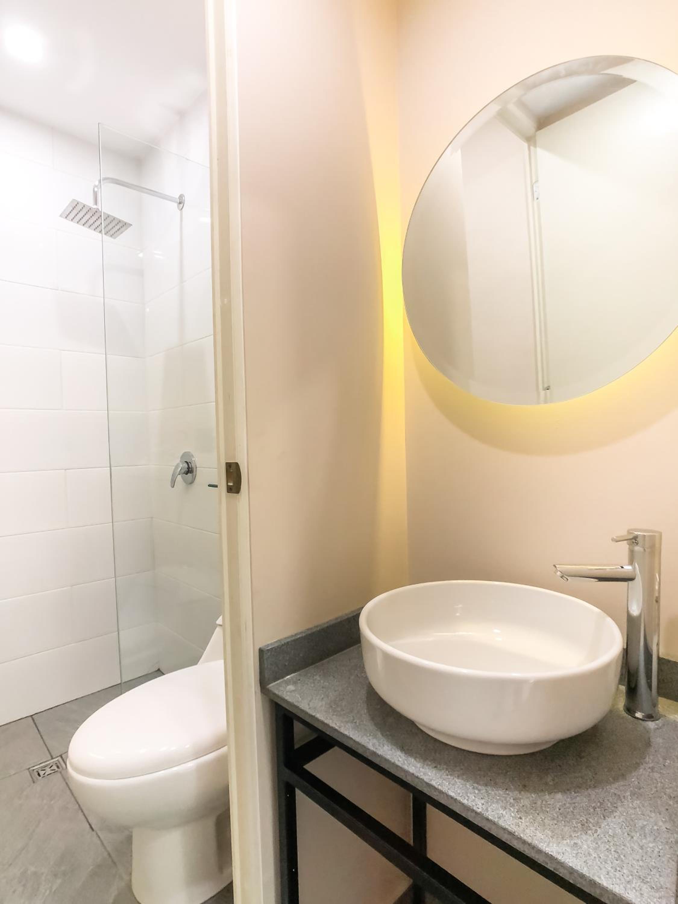 Double Room with Private Bathroom - Photo 5