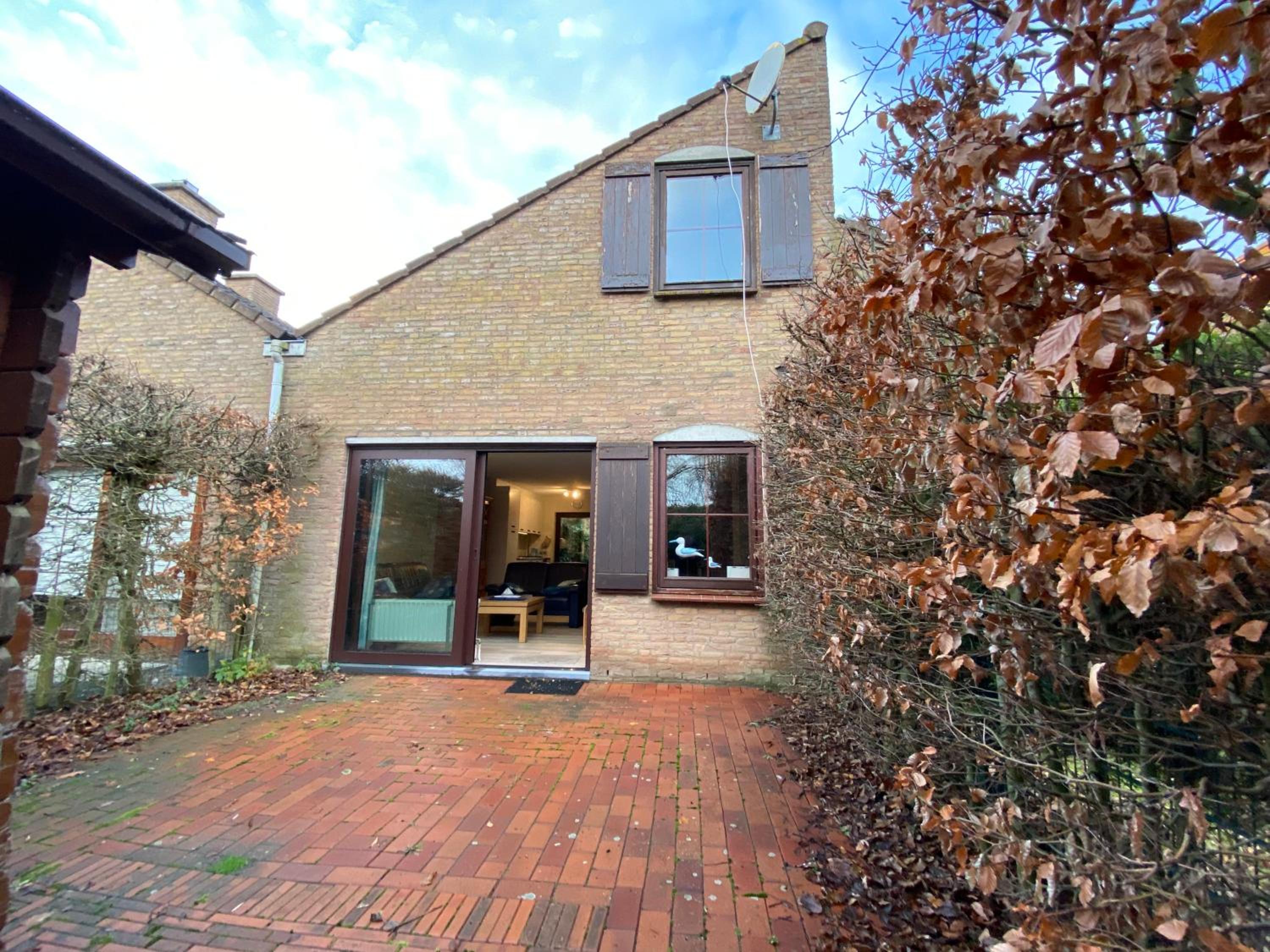 Three-Bedroom House photo 2