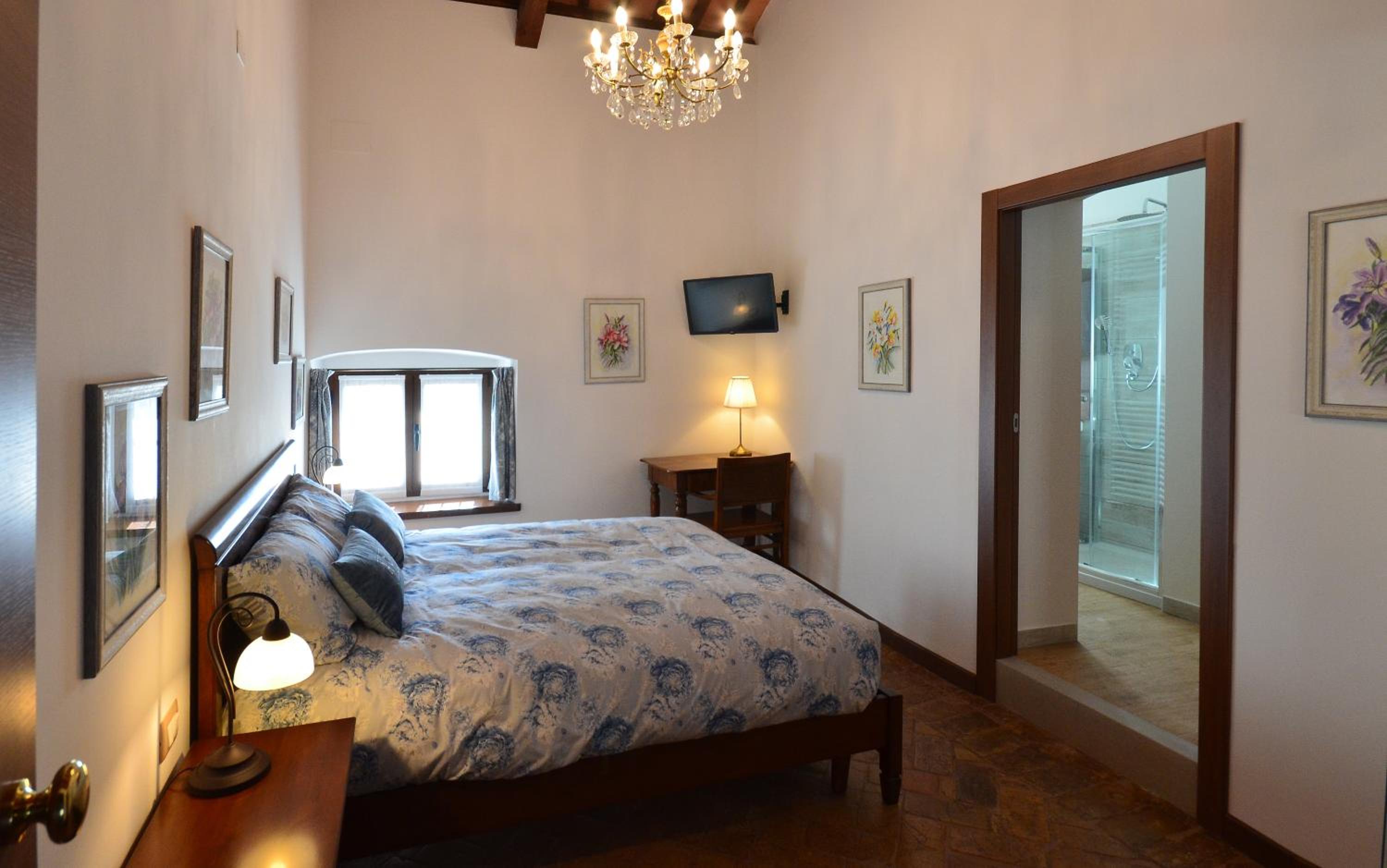Double Room with Private Bathroom - Photo 1