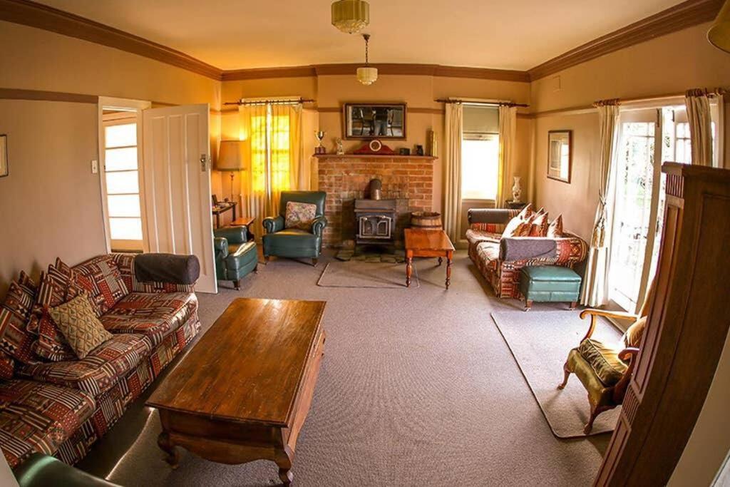 Seven-Bedroom House photo 1
