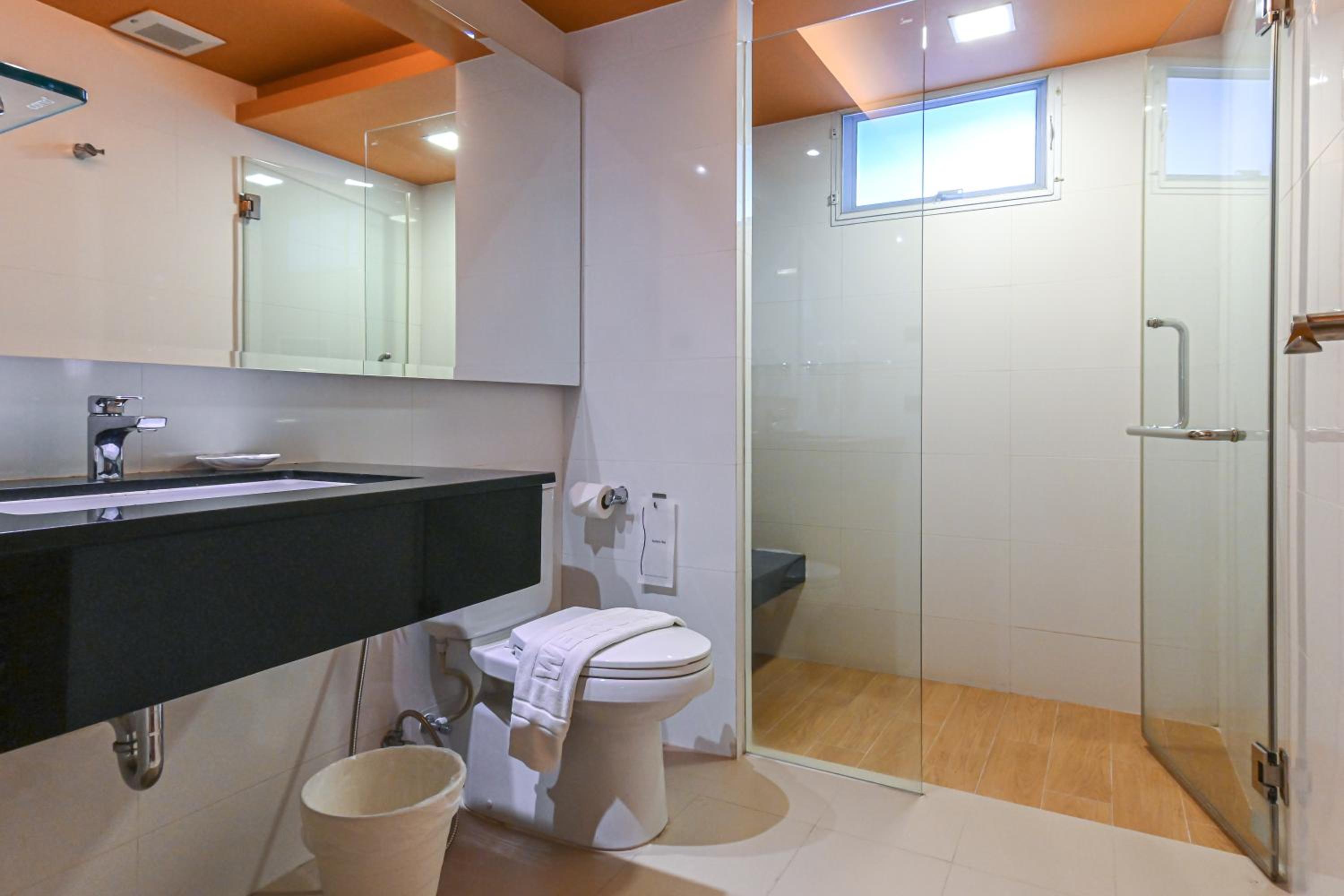 Double or Twin Room with Swimming Pool Access - Photo 6
