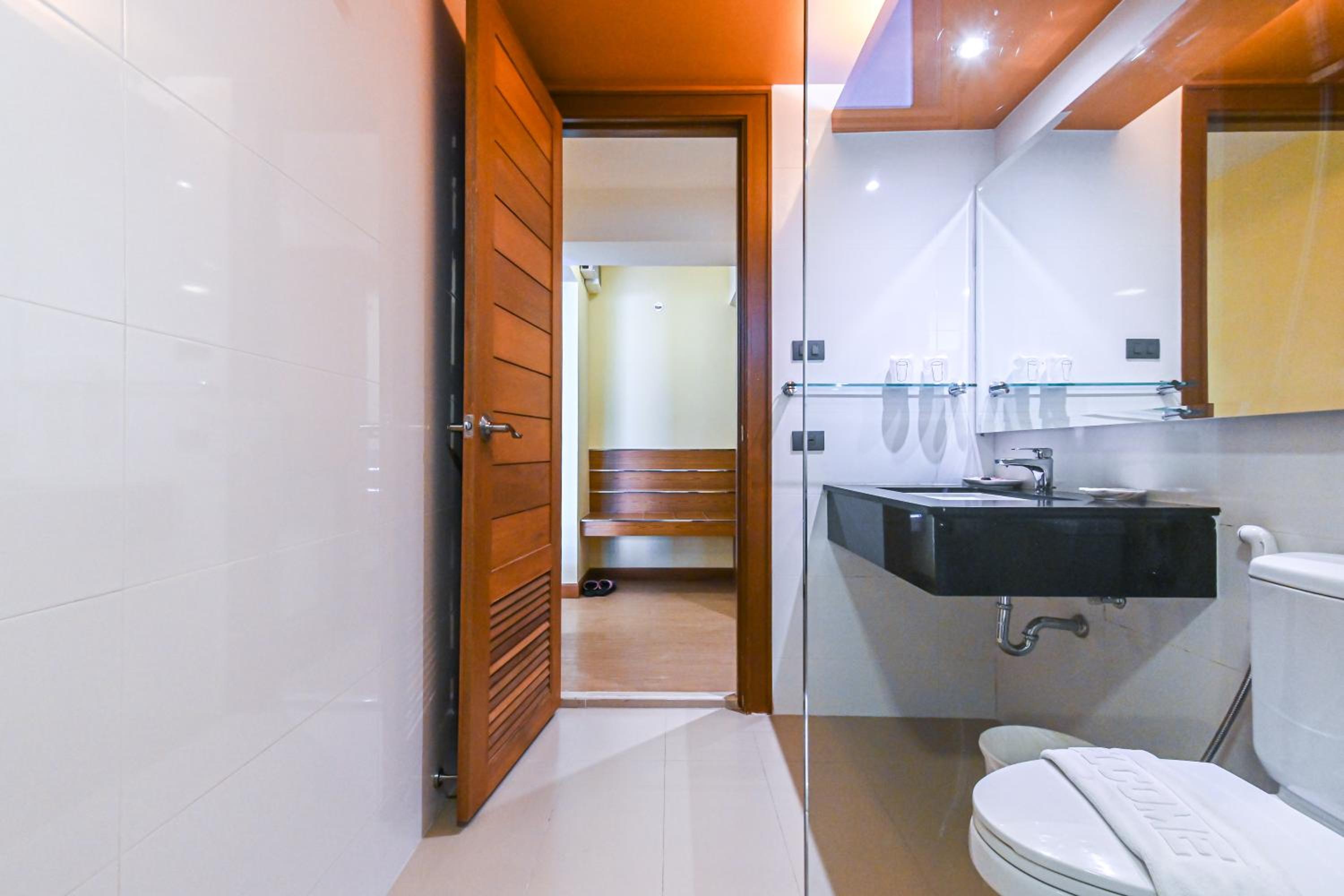 Double or Twin Room with Swimming Pool Access - Photo 8