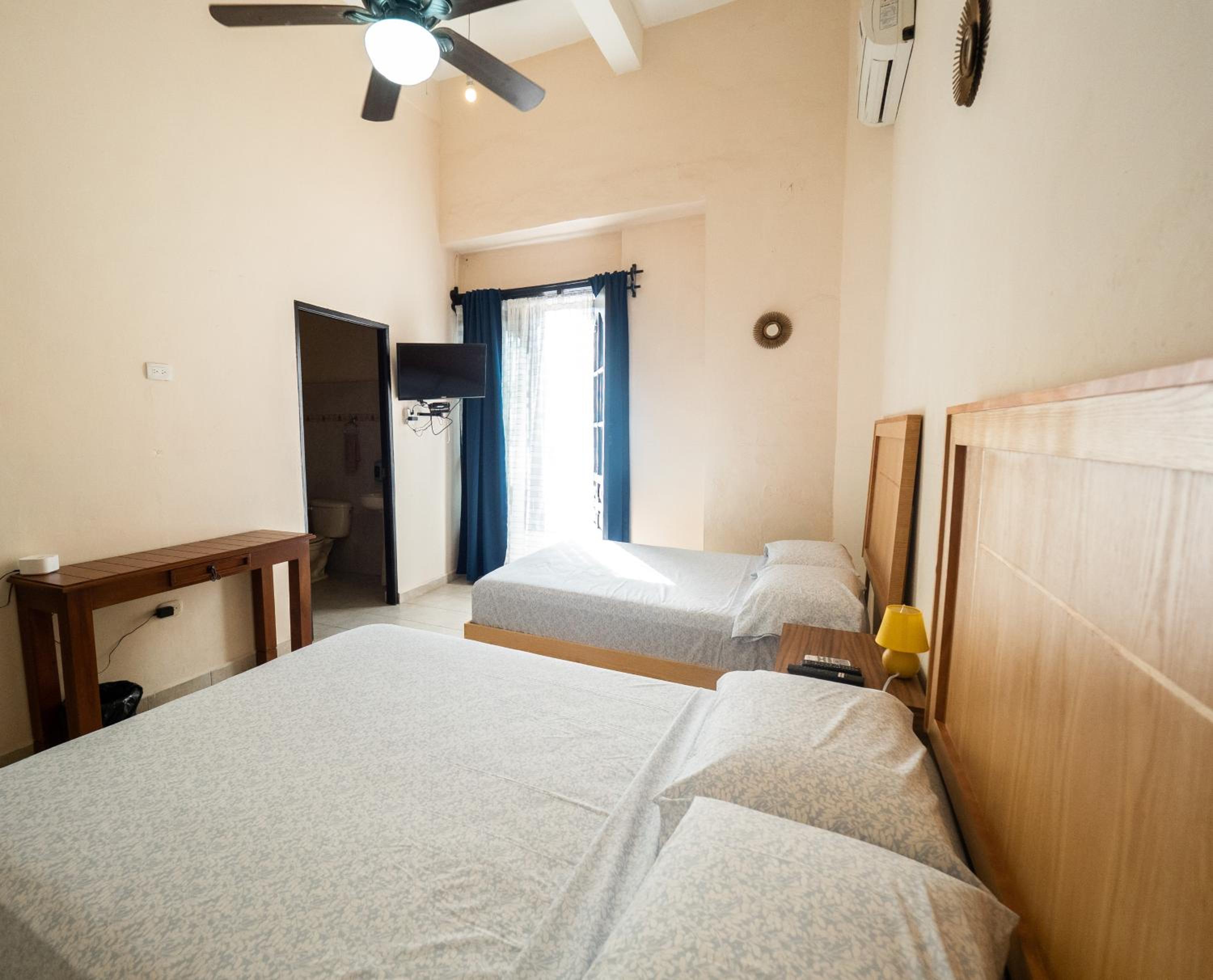 Standard Double Room - Photo 3