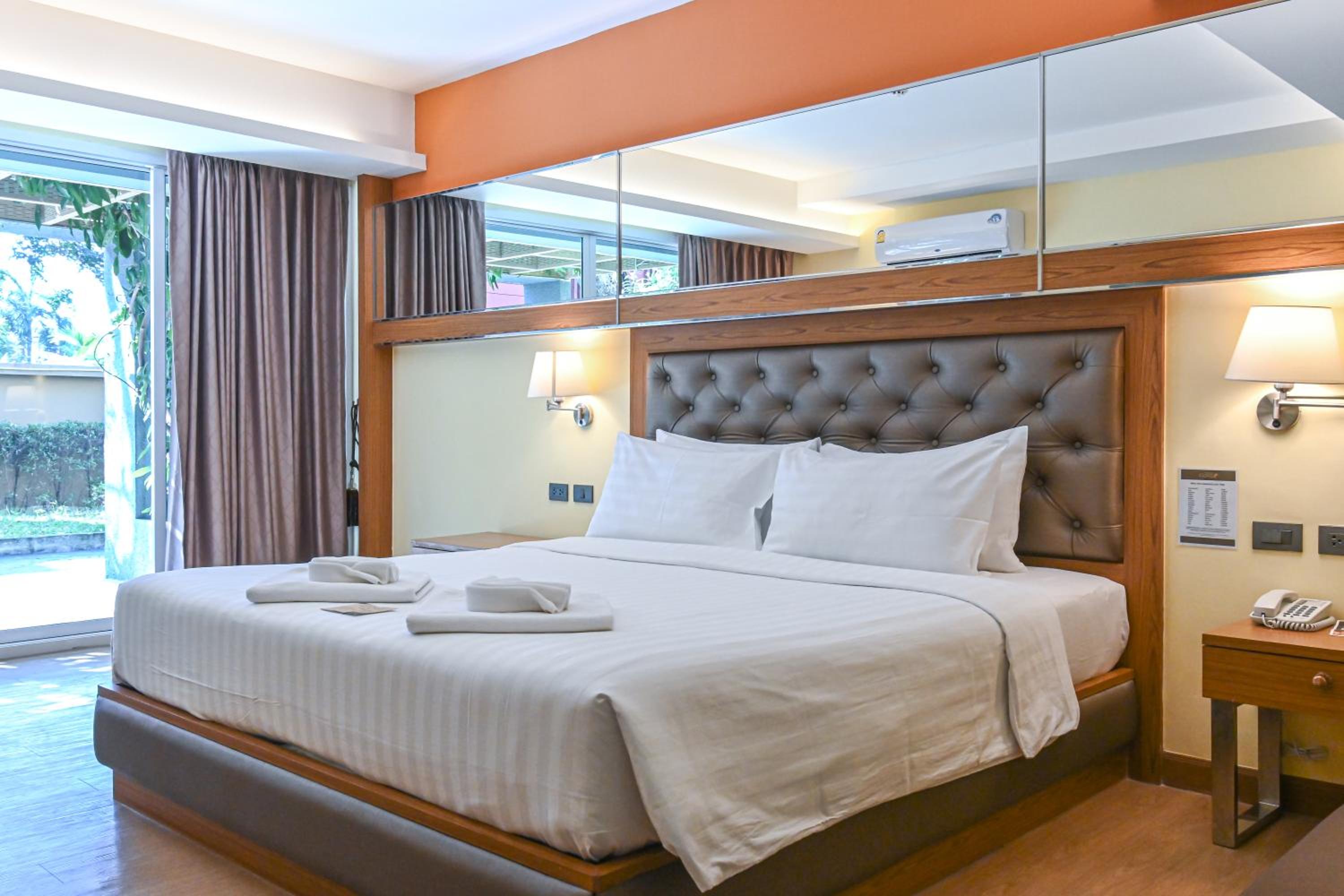 Double or Twin Room with Swimming Pool Access - Photo 20
