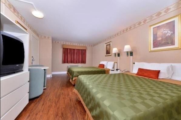 Double Queen Room - Photo 6