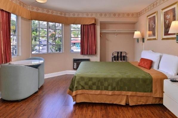 Queen Room - Photo 1