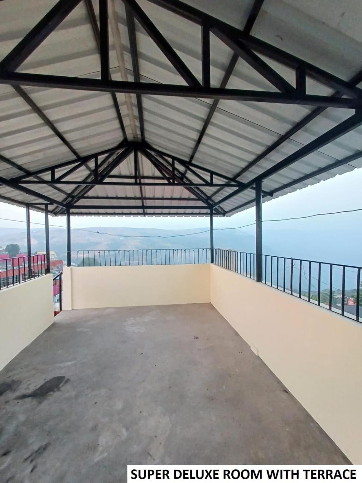 King Room with Mountain View photo 3