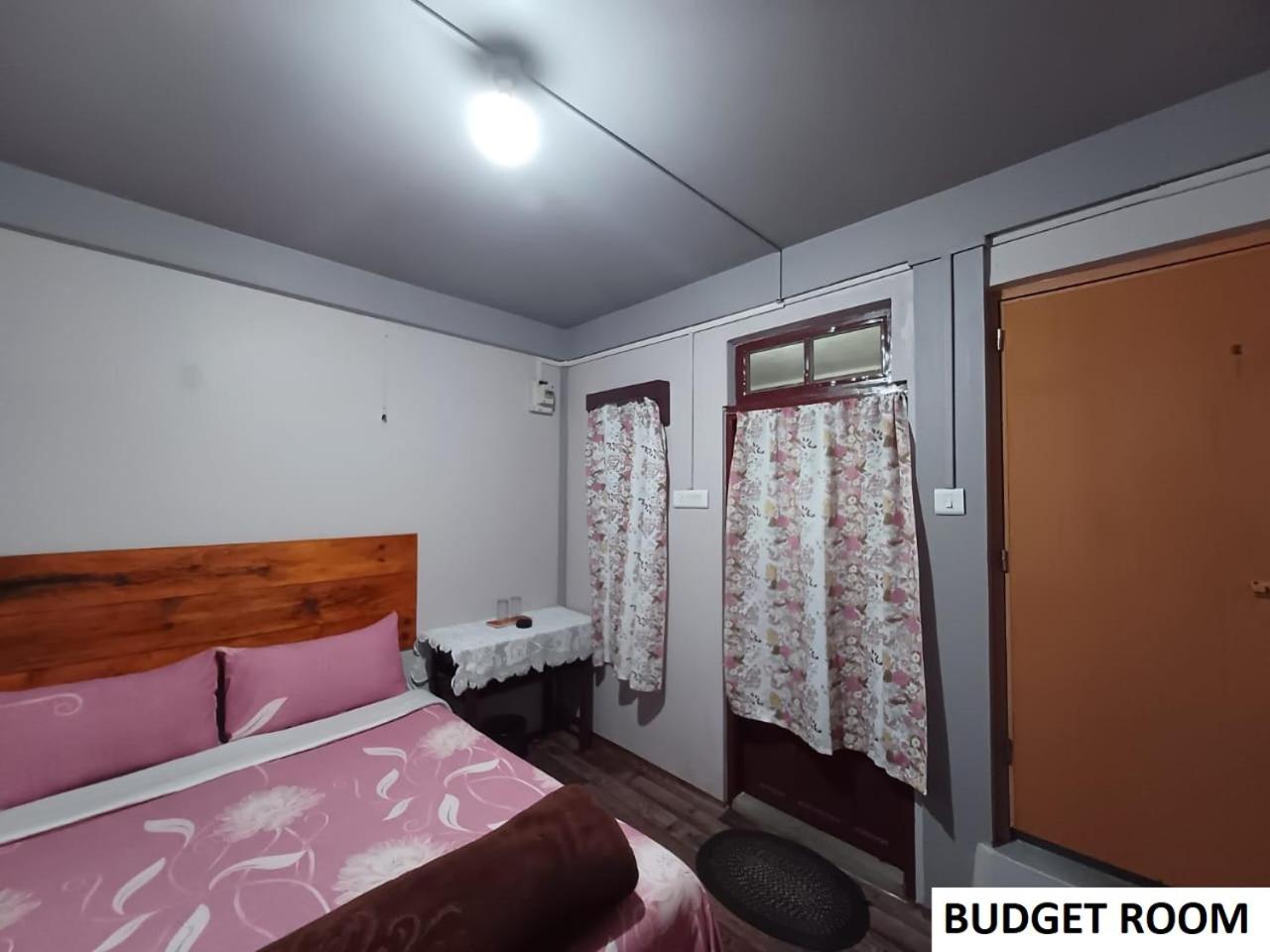 Budget Double Room photo 3