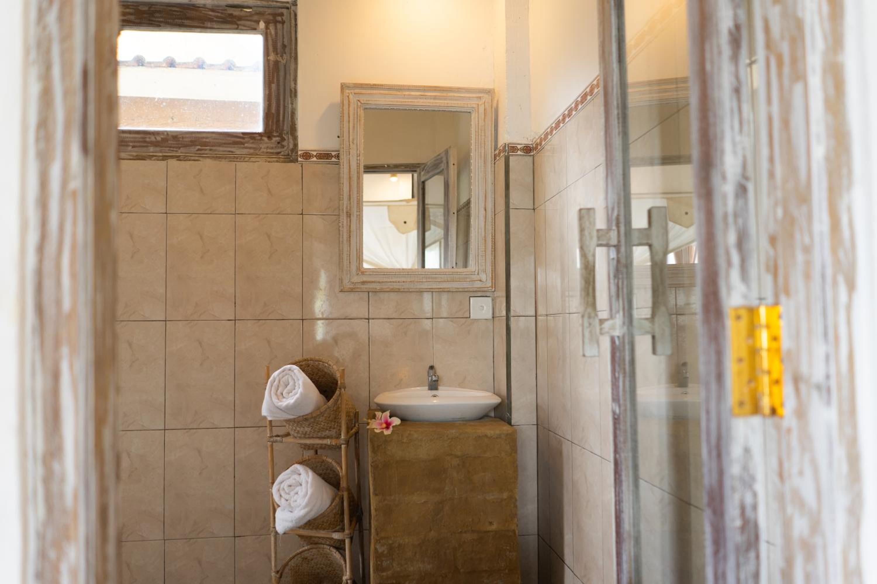 Deluxe Bungalow - Photo 2