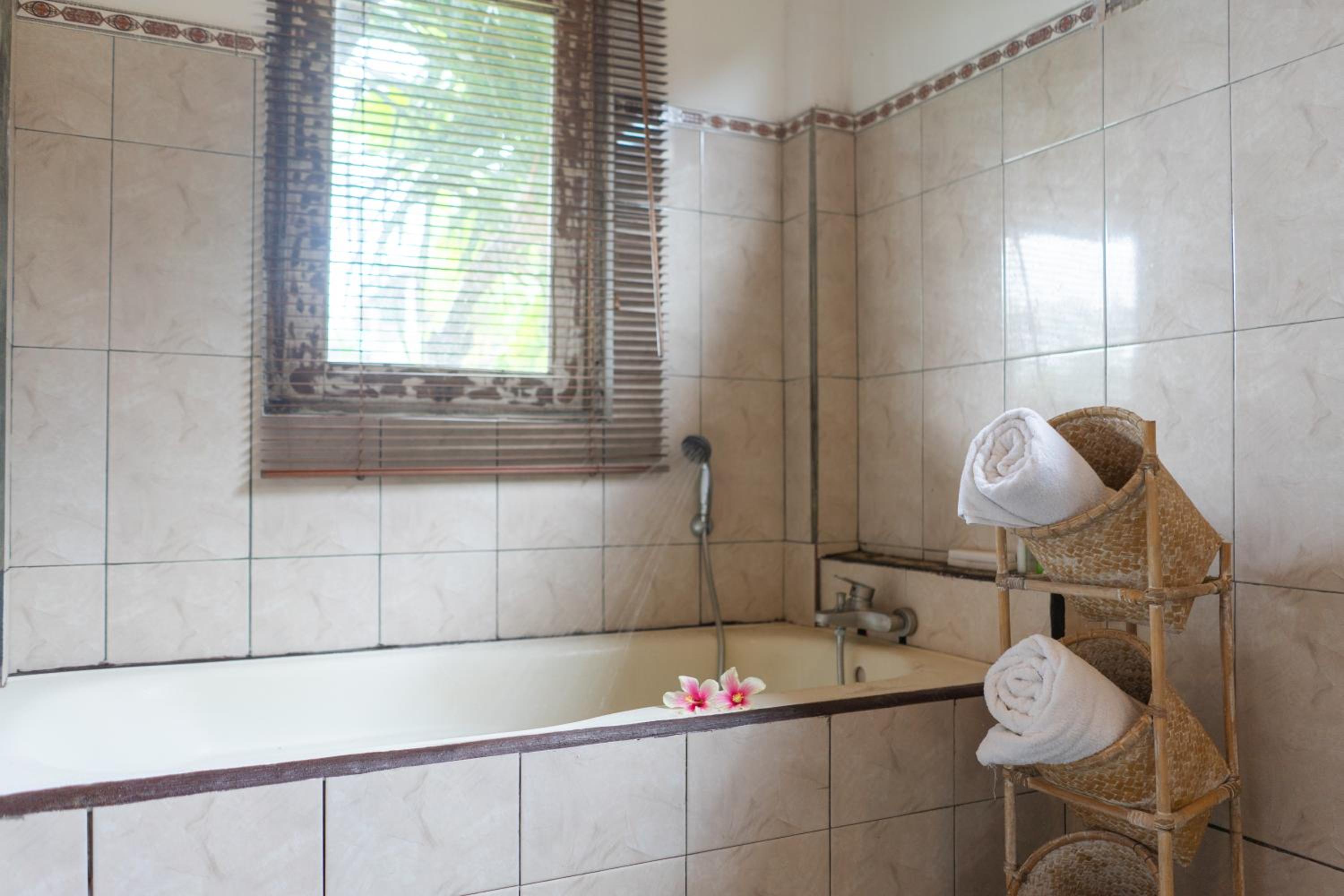Deluxe Bungalow - Photo 5