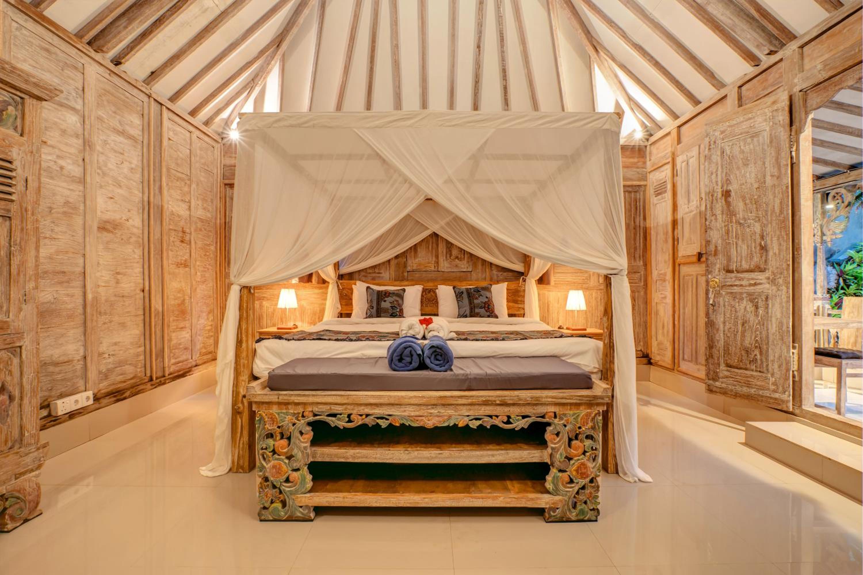 Wooden One-Bedroom Villa with Private Pool - Photo 1