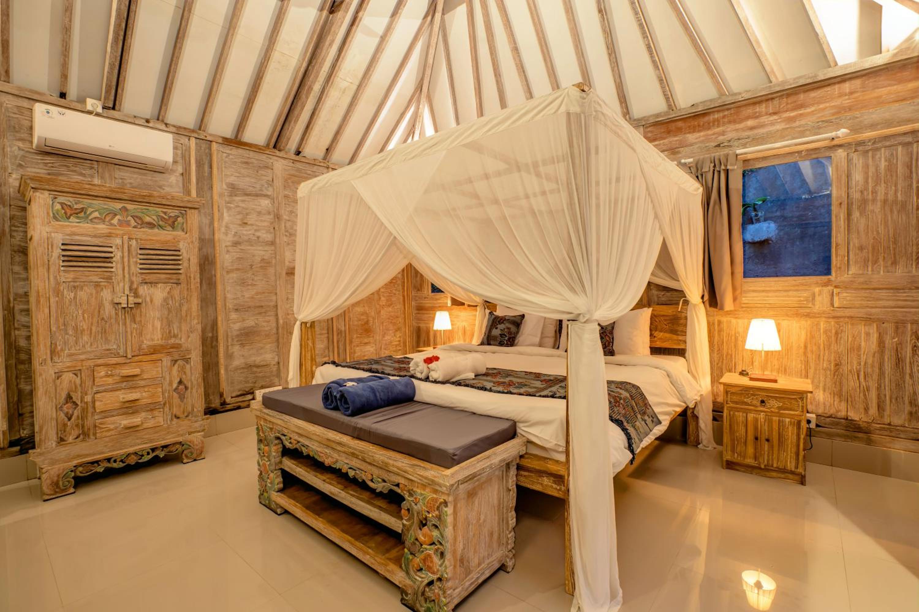 Wooden One-Bedroom Villa with Private Pool - Photo 9