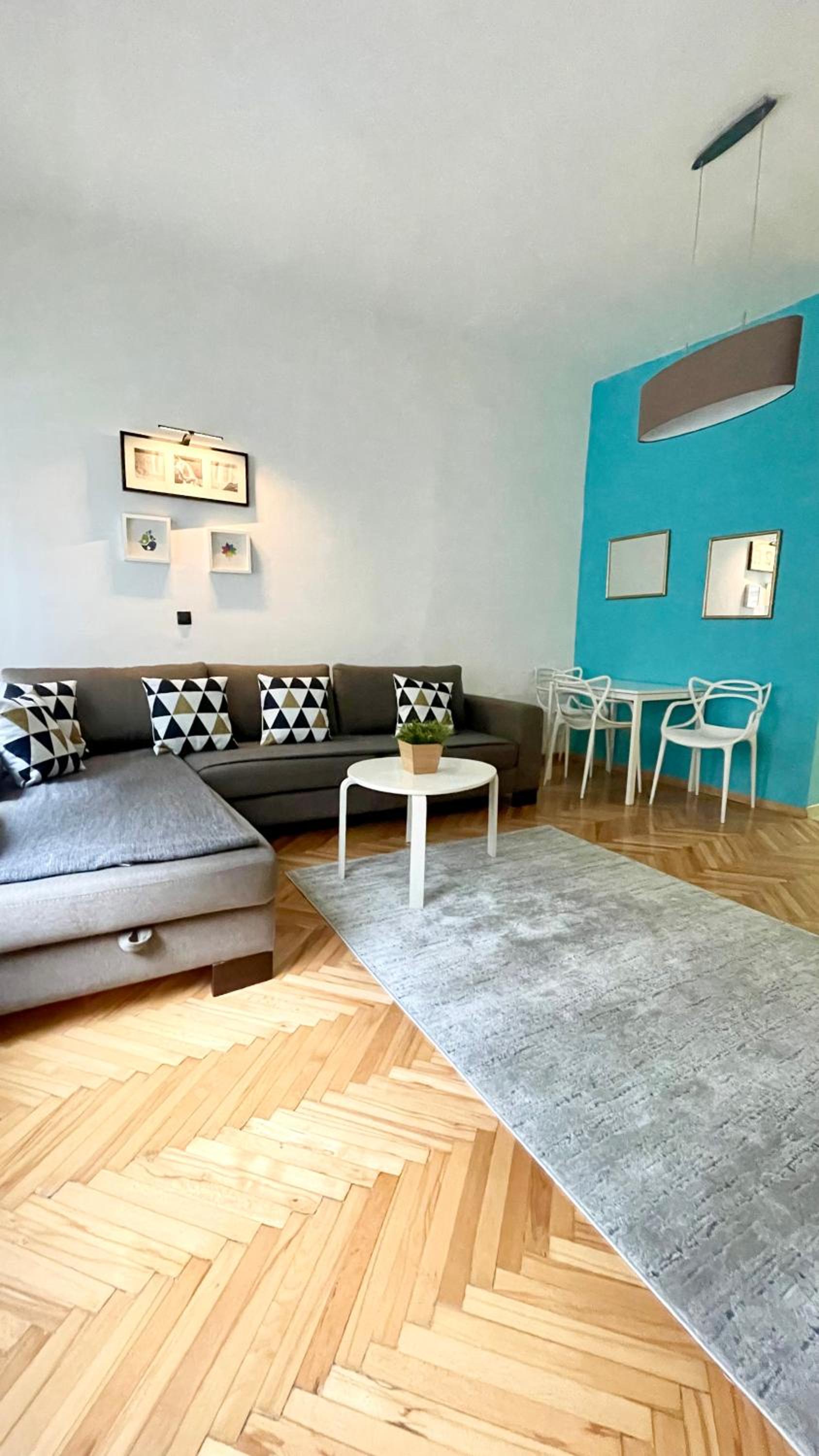 One-Bedroom Apartment