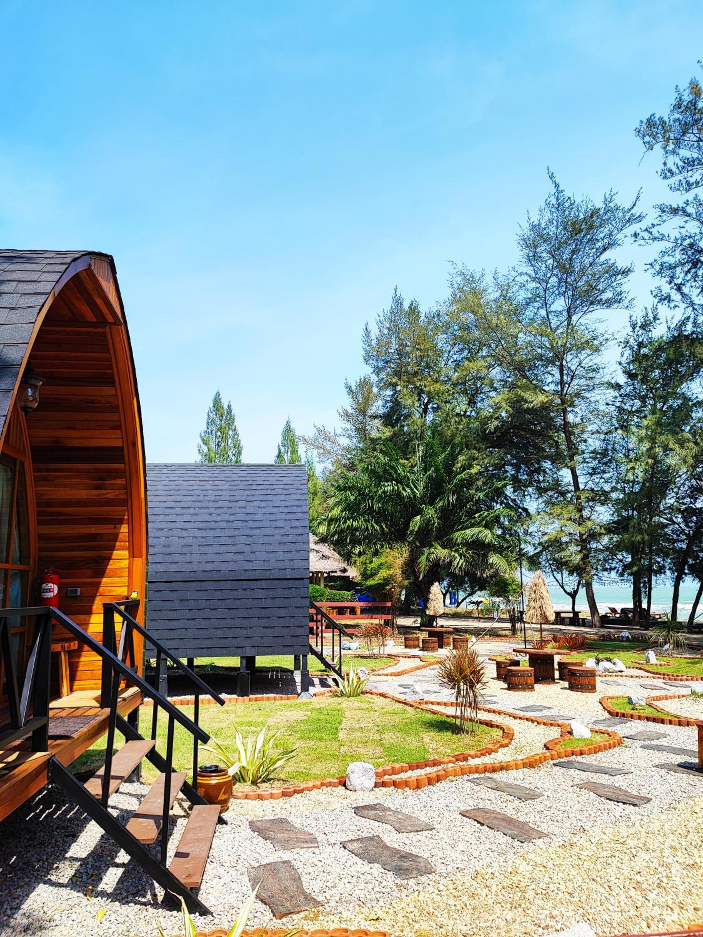 Bungalow - Water Front  photo 2
