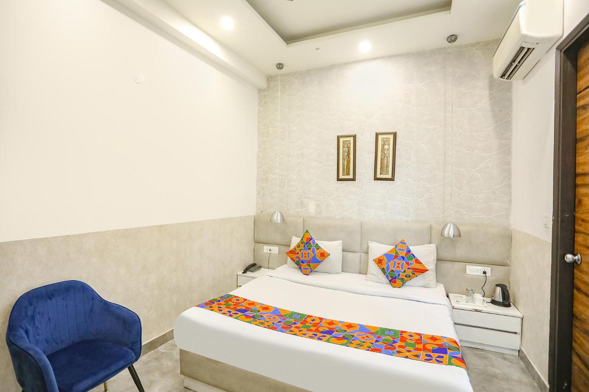 Deluxe Room - Photo 1