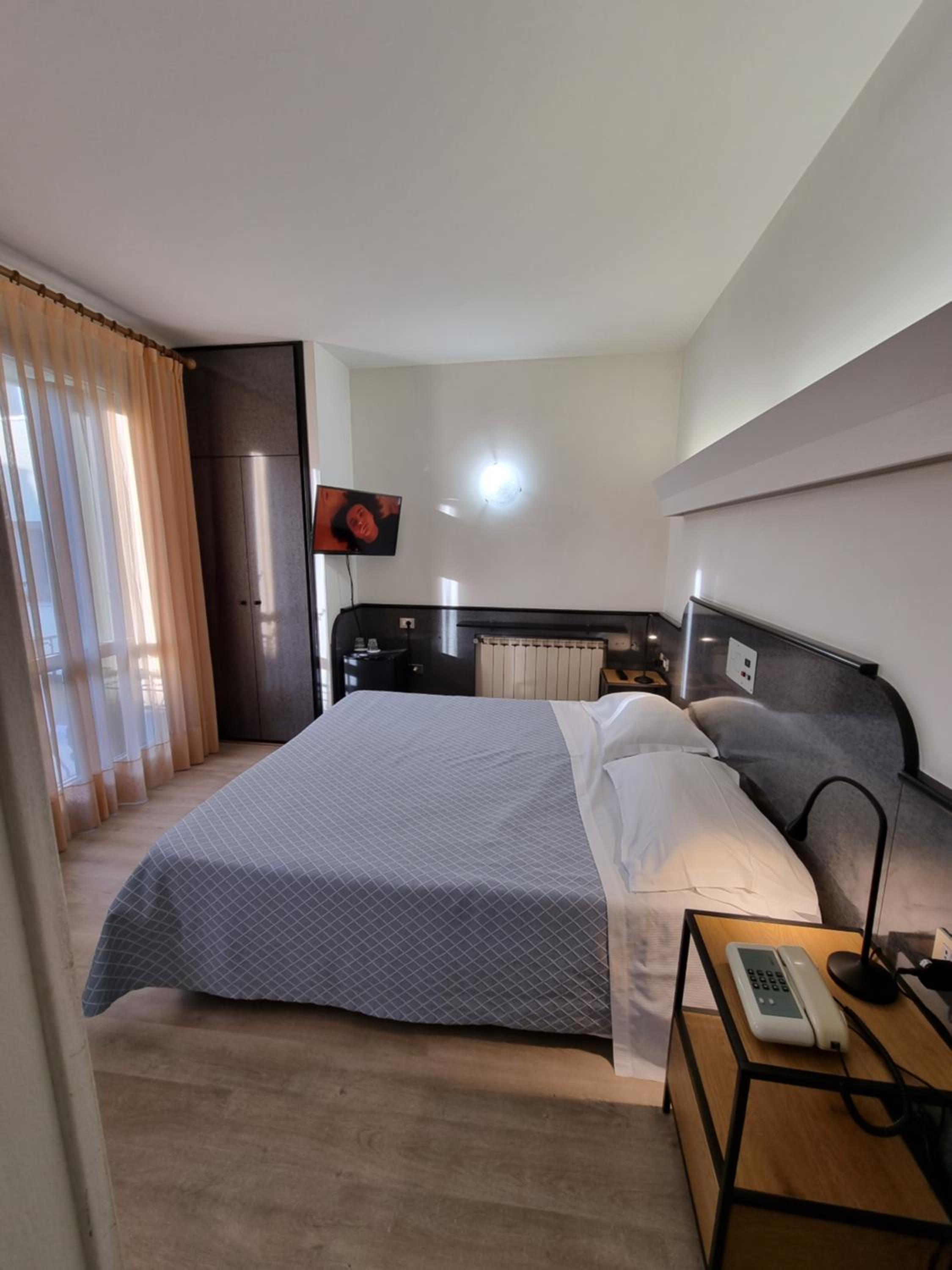 Standard Double or Twin Room photo 3