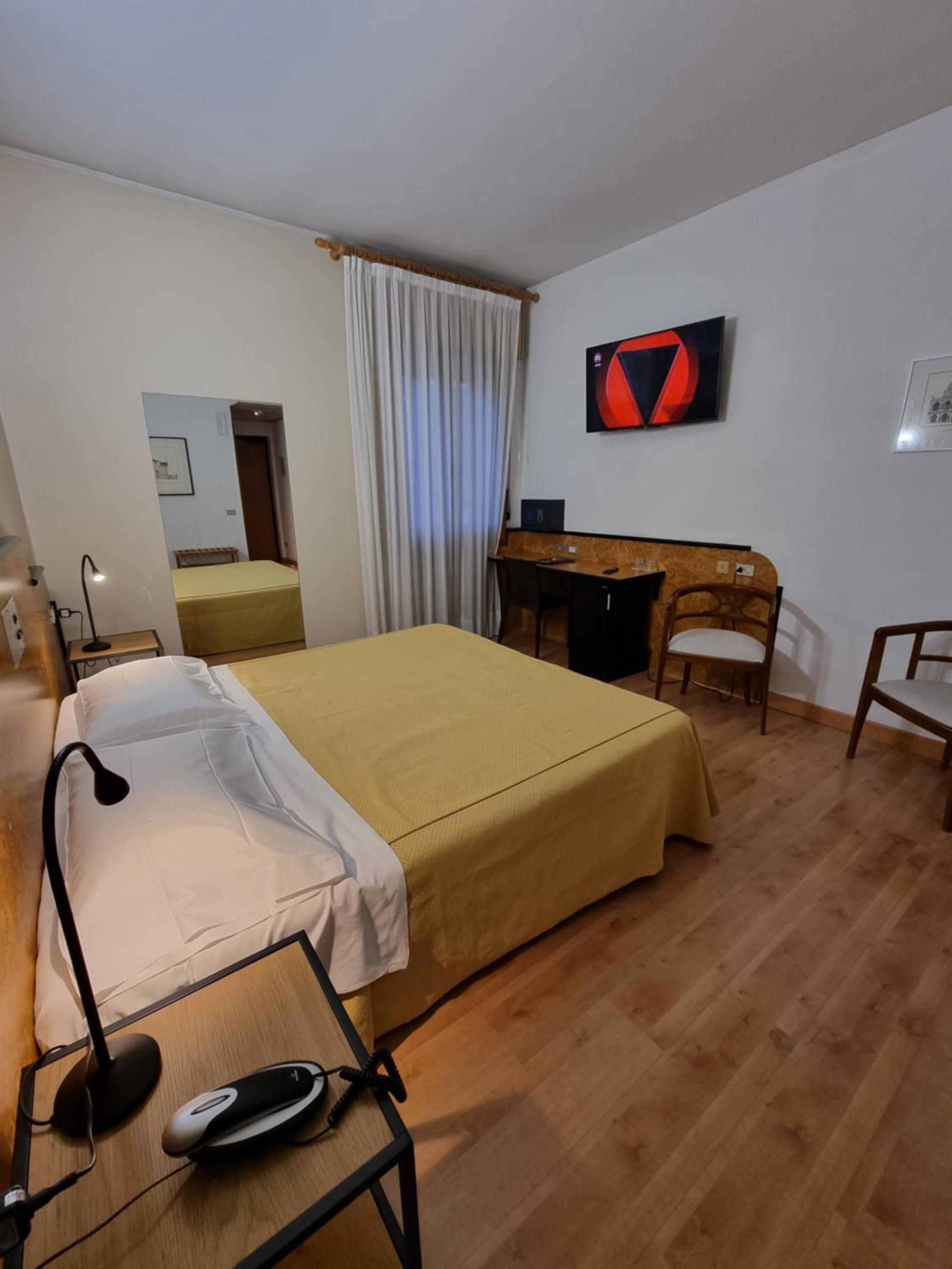 Standard Double or Twin Room photo 2