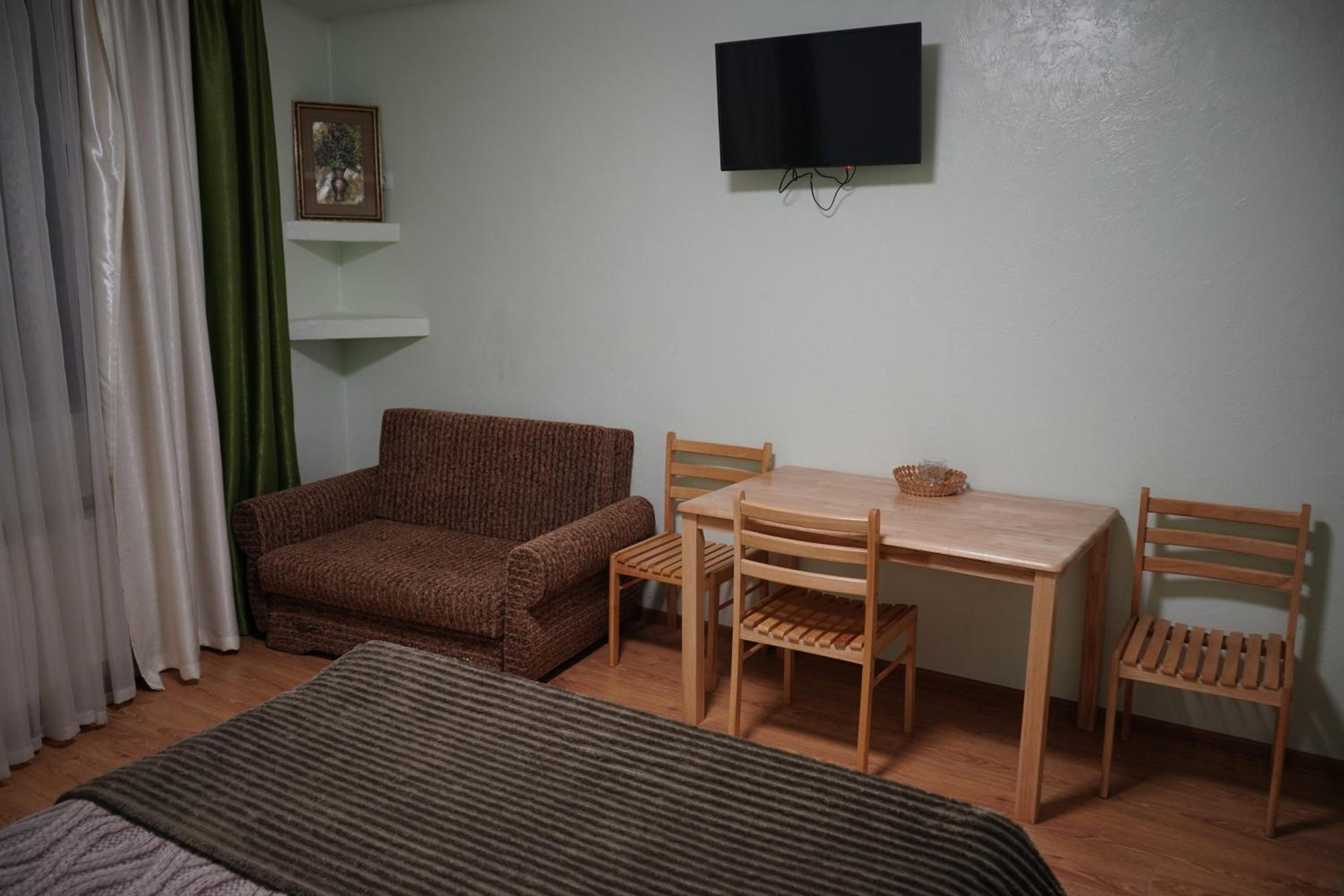Double Room in Basement photo 2