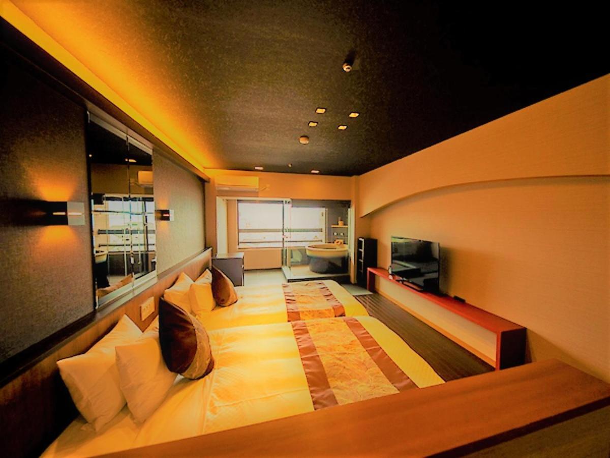 Twin Room with Semi-Open Air Bath - Smoking - Photo 1