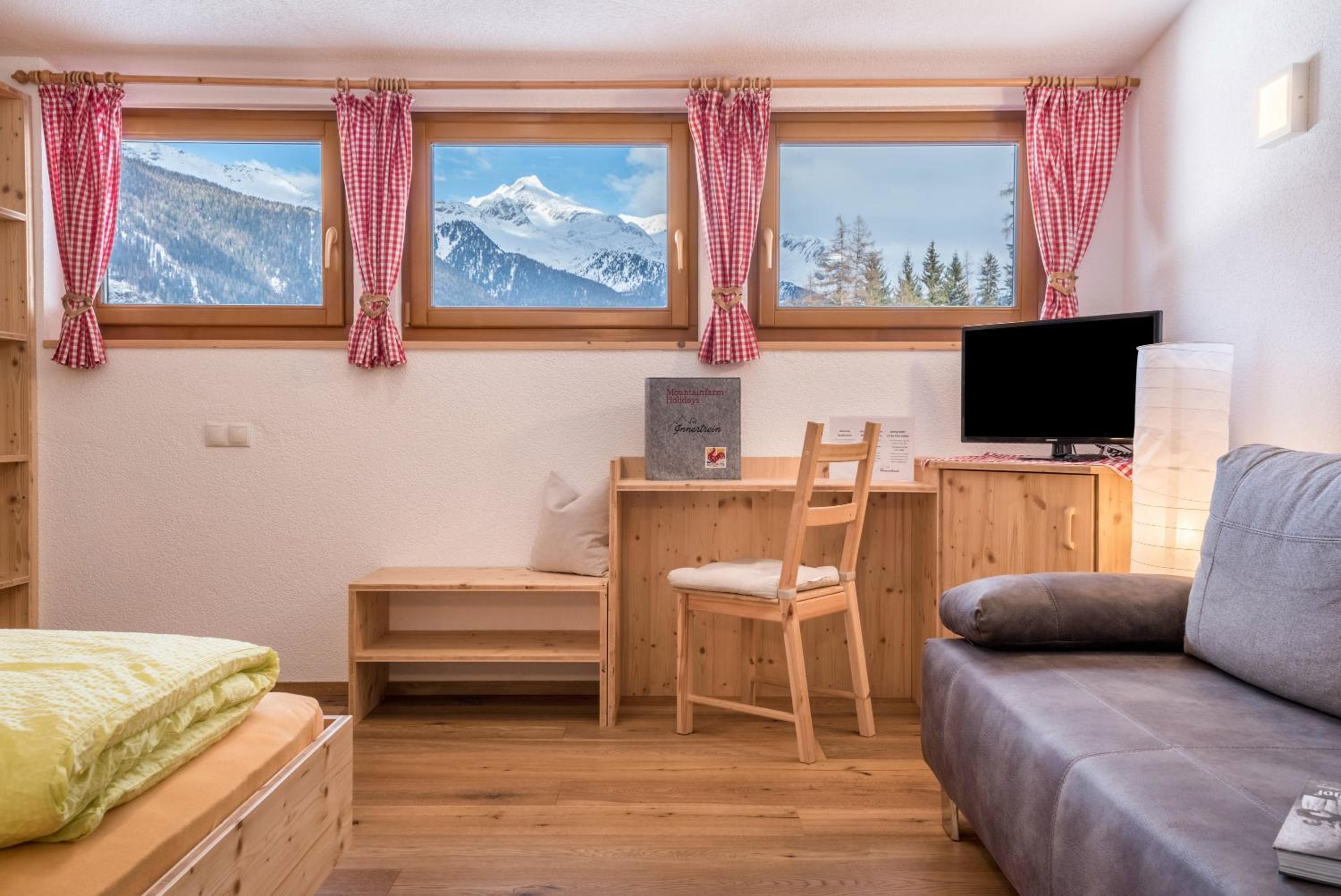 Superior One-Bedroom Apartment With Balcony