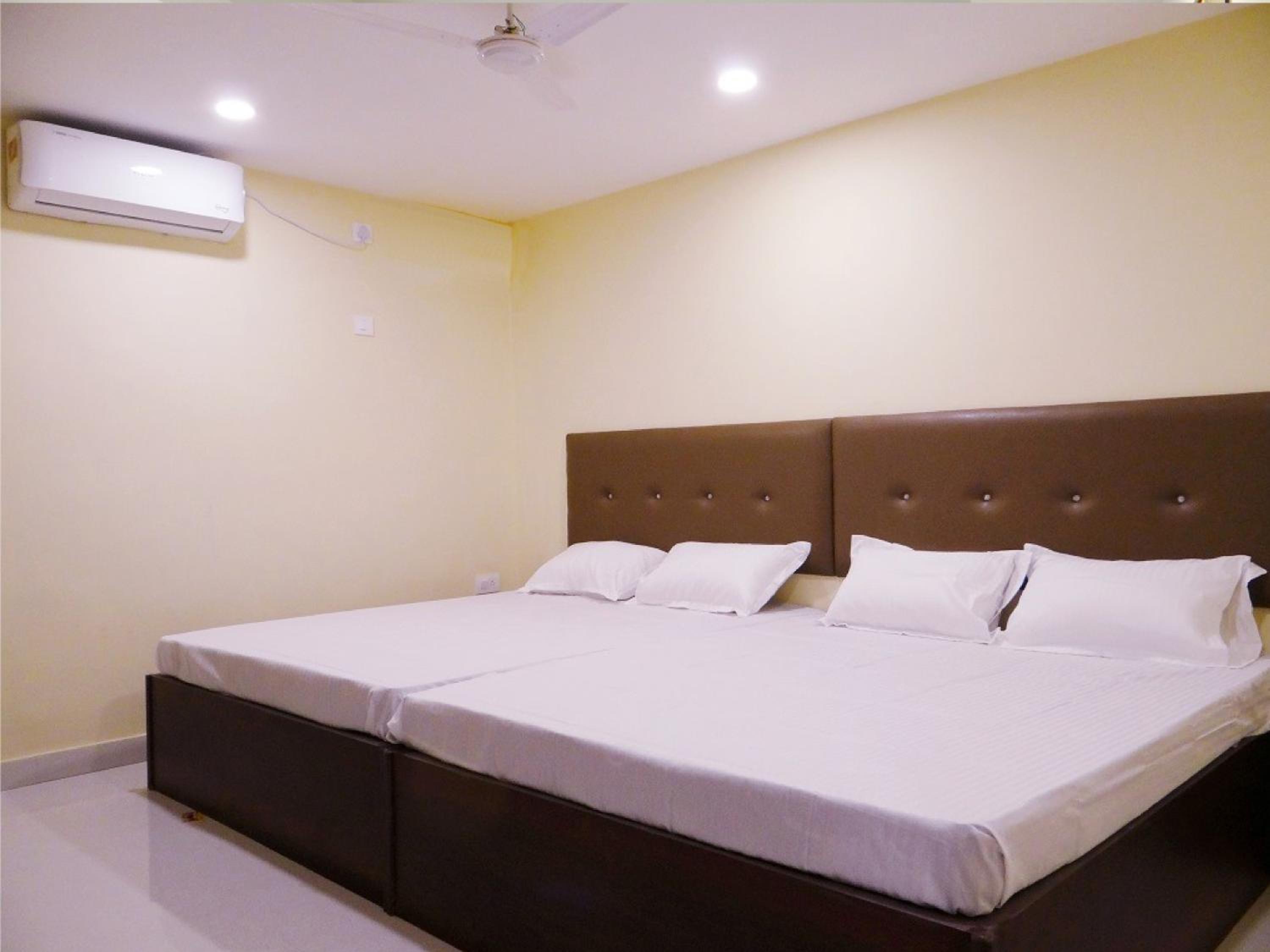 Deluxe Twin Room photo 2