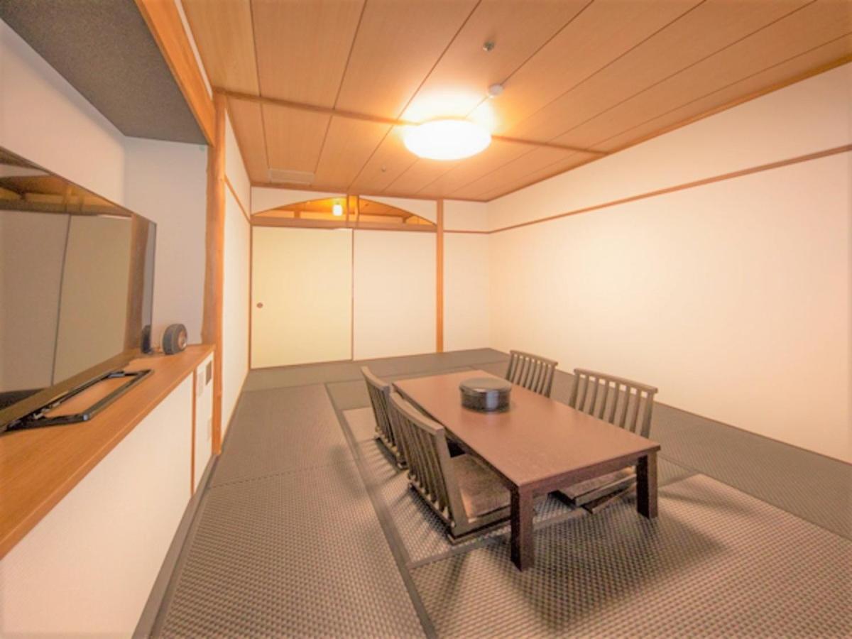 Deluxe Family Suite - Non-Smoking - Photo 3