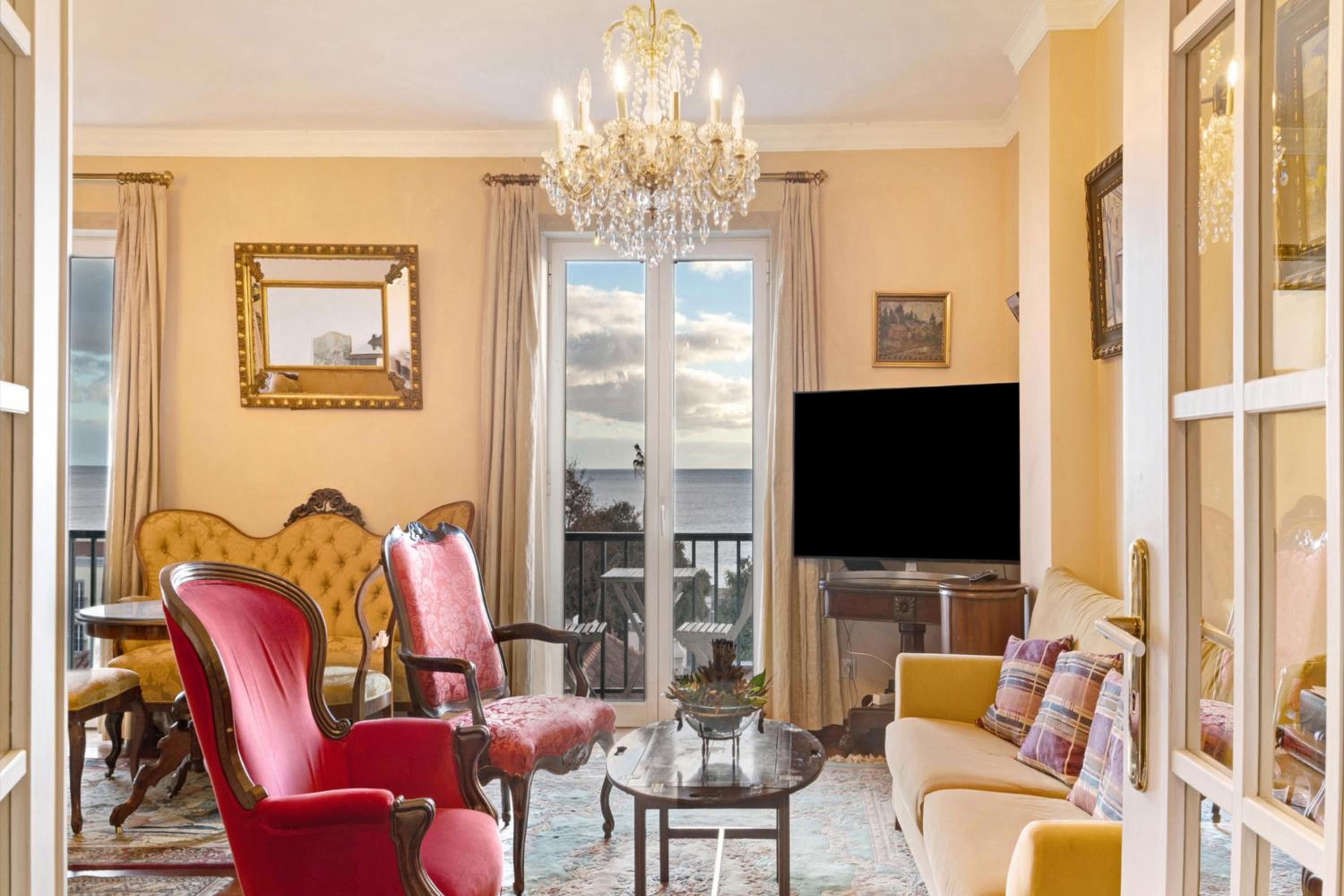 Two-Bedroom Deluxe Apartment with Ocean View photo 1