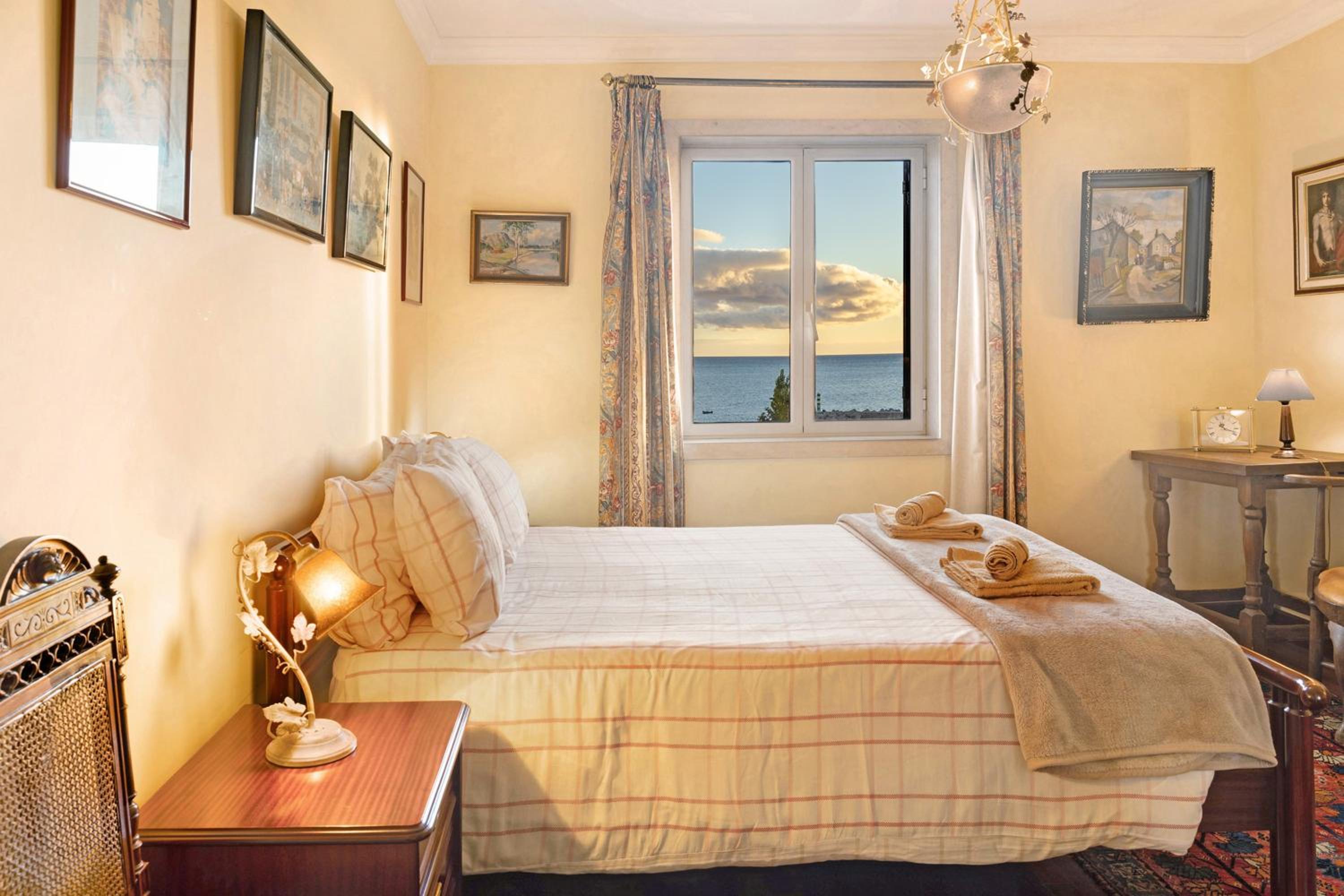 Two-Bedroom Deluxe Apartment with Ocean View photo 2