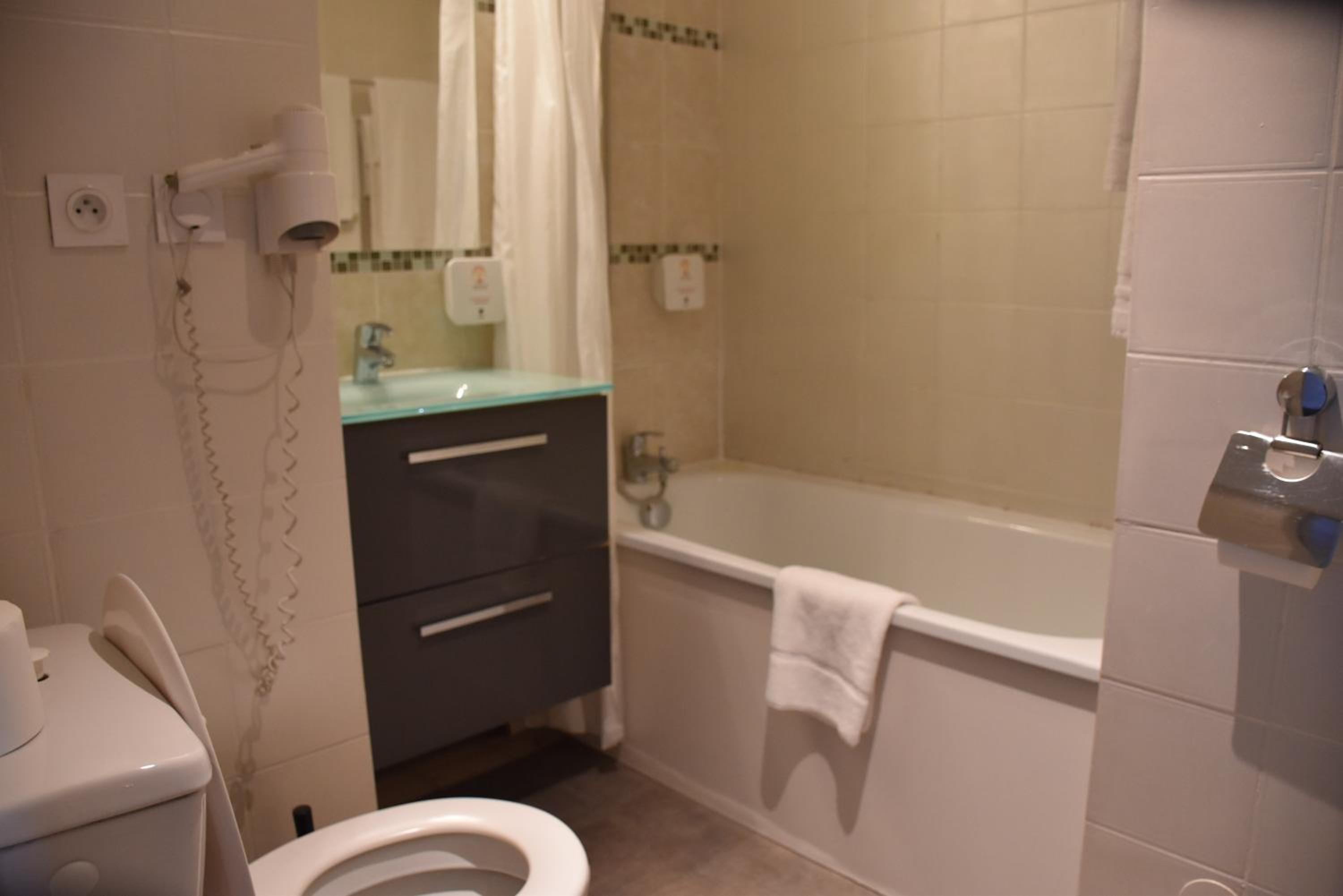 Single Room photo 3