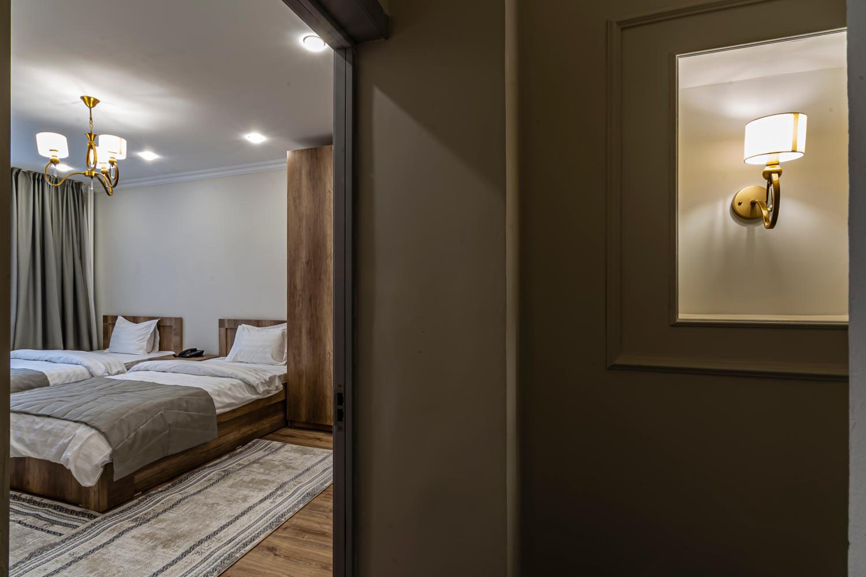Twin Room with Shower - Photo 22
