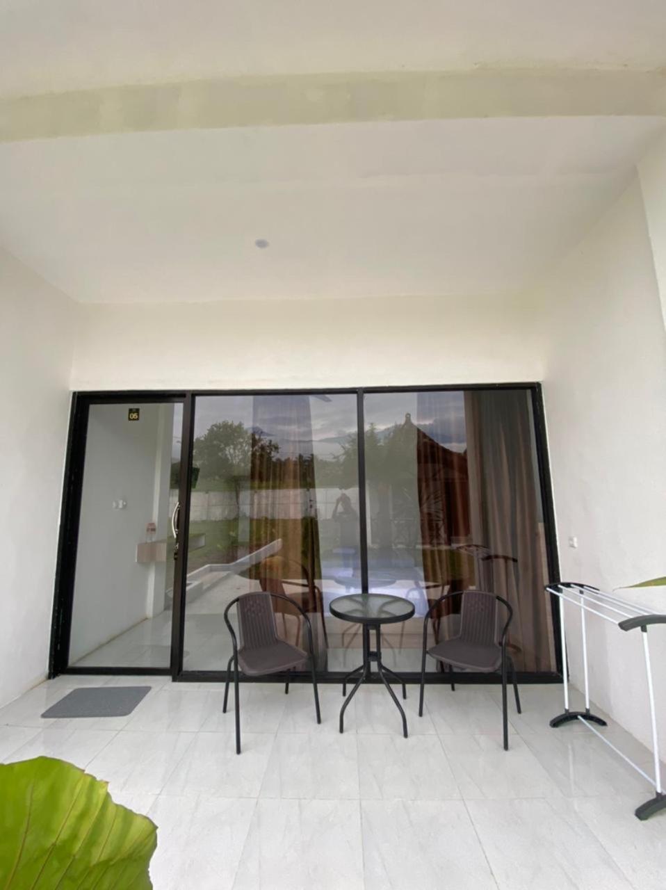 Superior Twin Room with Garden View - Photo 8