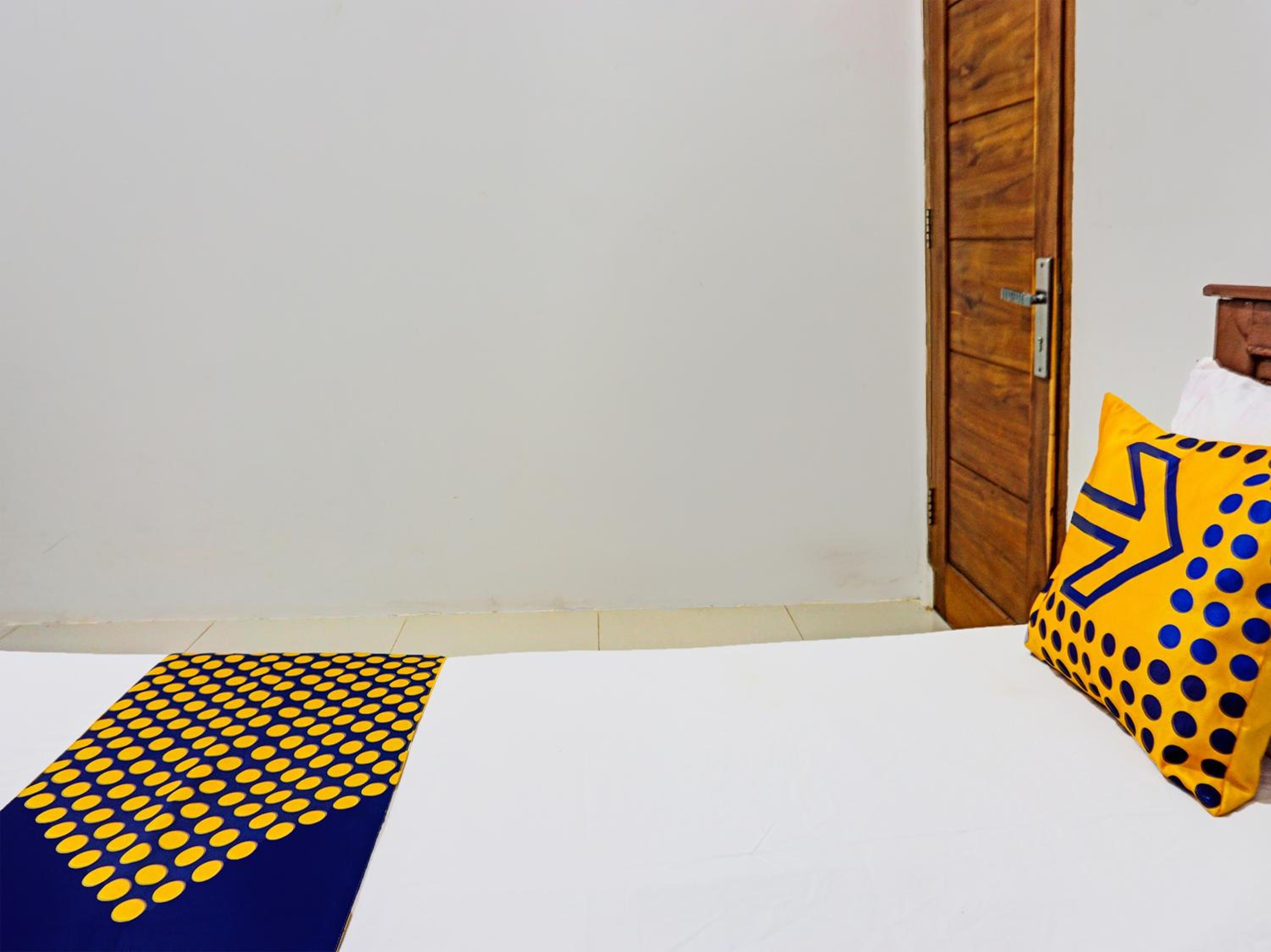 Budget Double Room photo 3