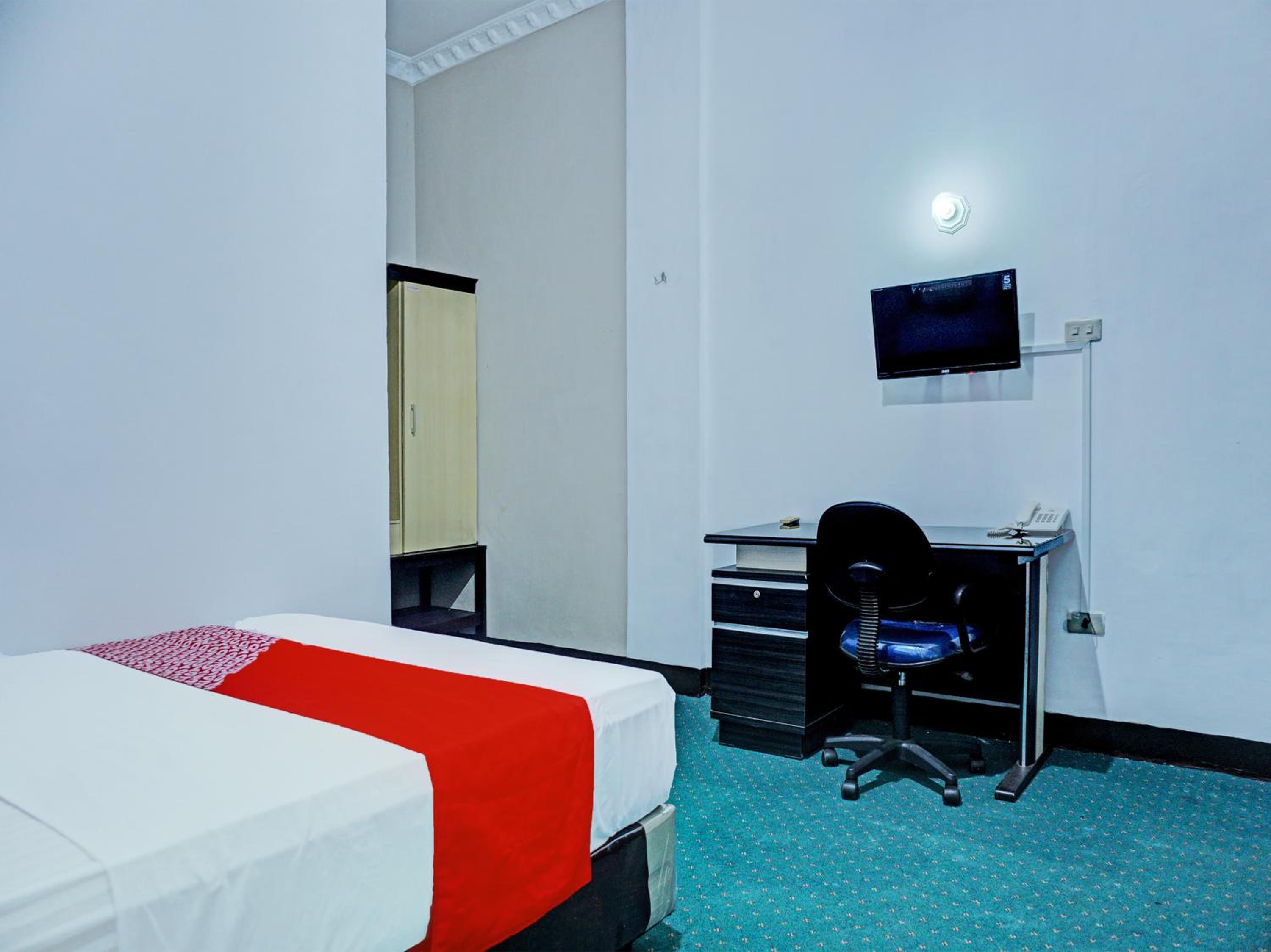 Deluxe Double Room - Photo 12