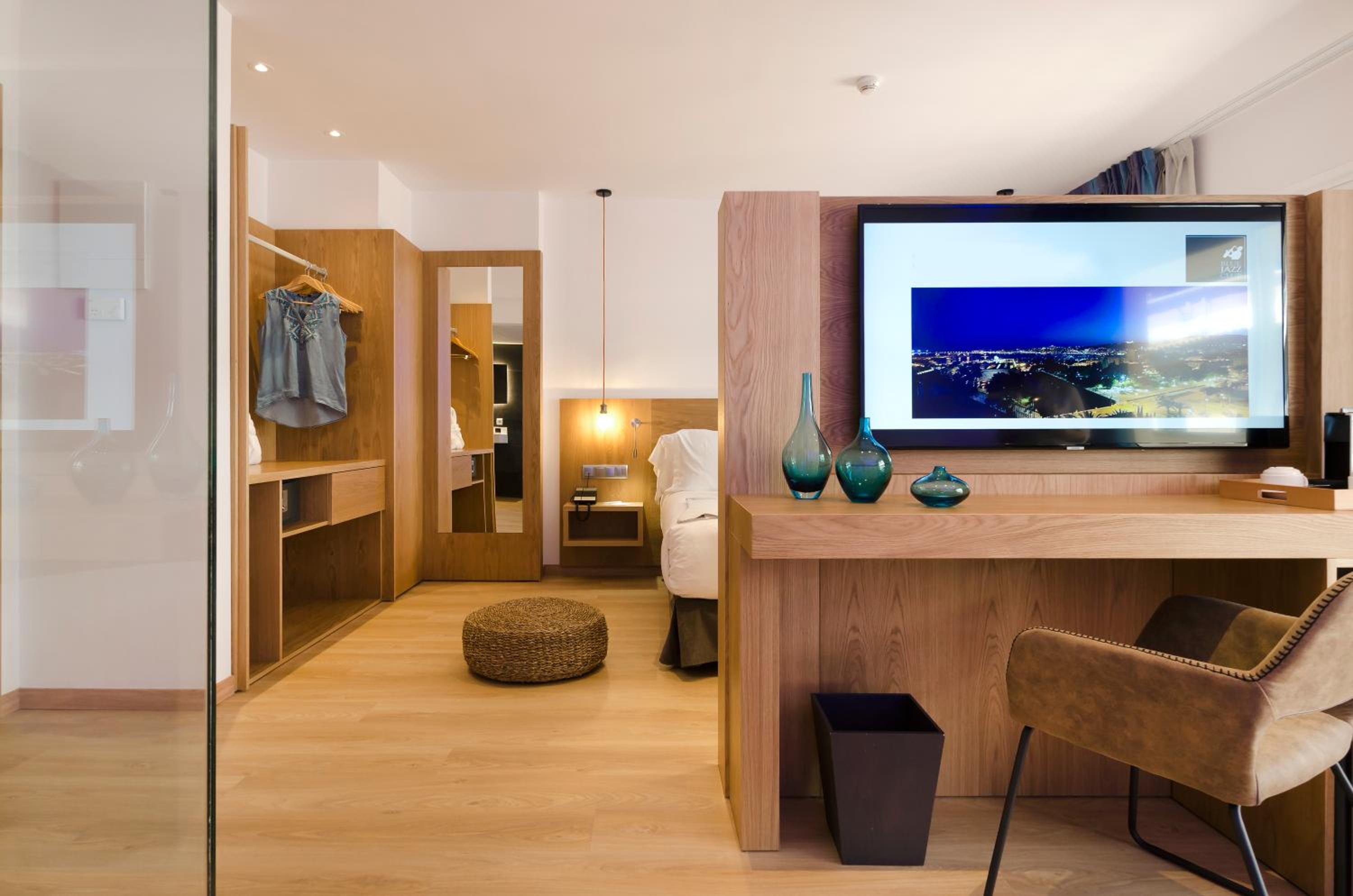 Premium Suite