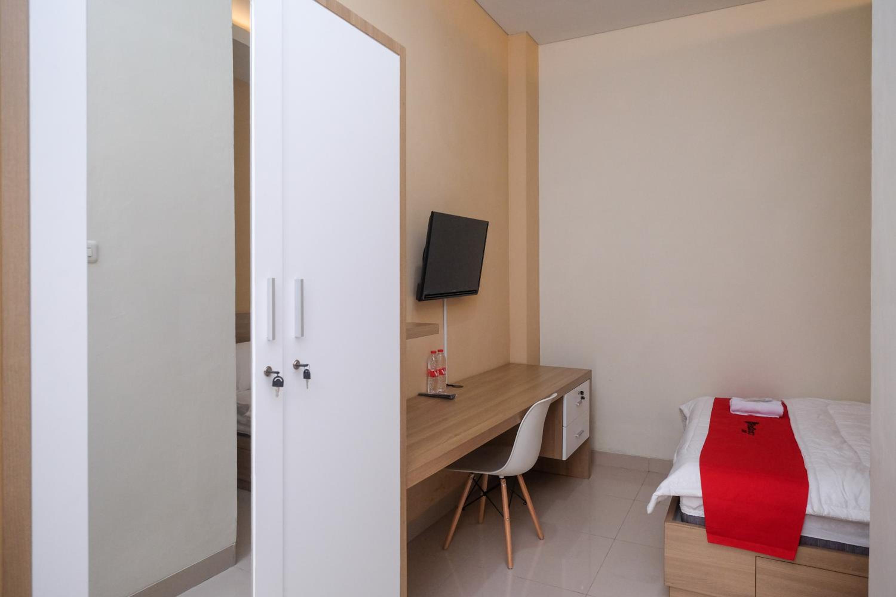 Deluxe Room - Photo 5
